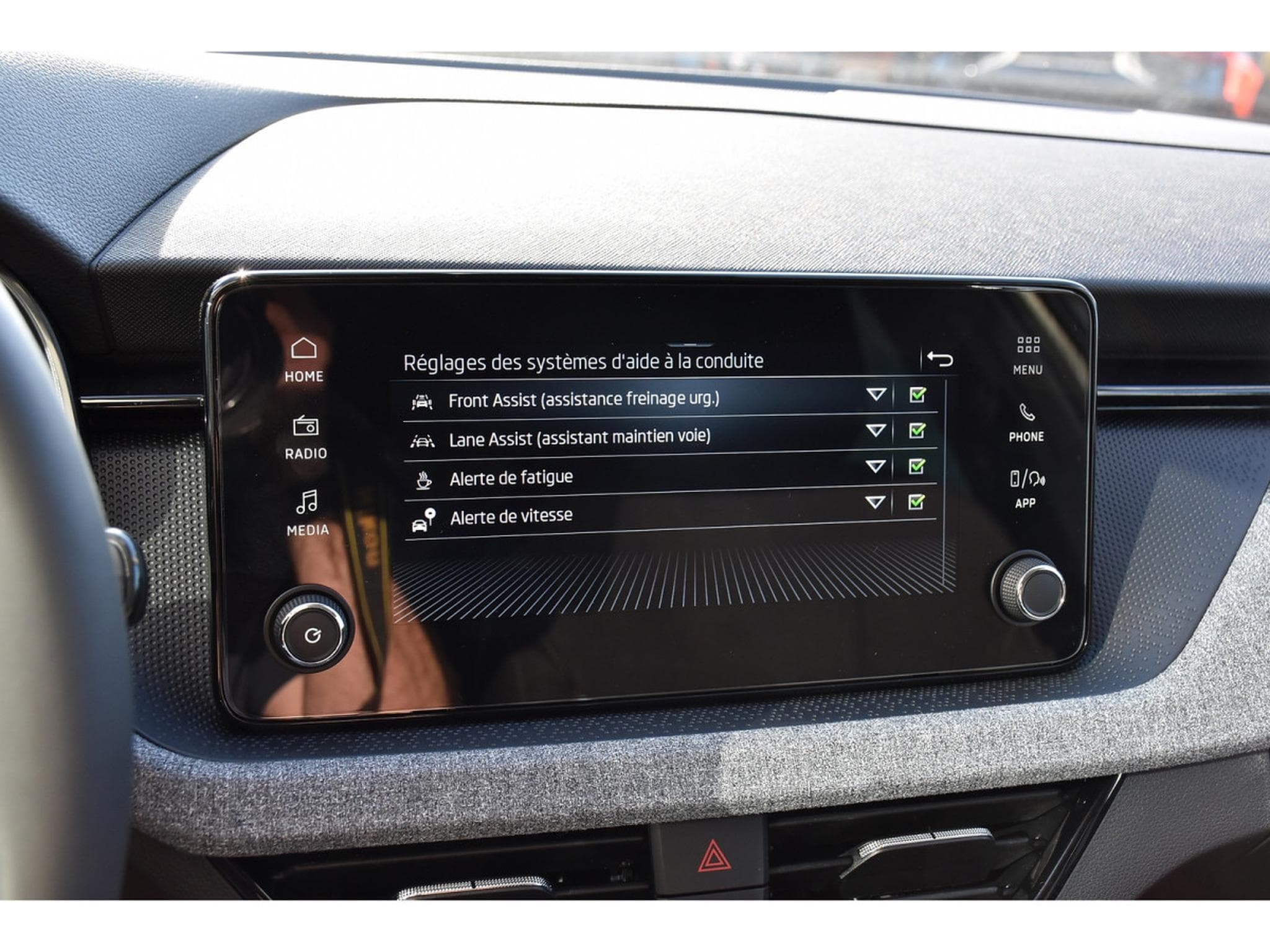 Skoda Kamiq 1.0 TSI 116 DSG Selection REGUL SMARTLINK CAM KEYLESS NEUF (2025) - Photo 13
