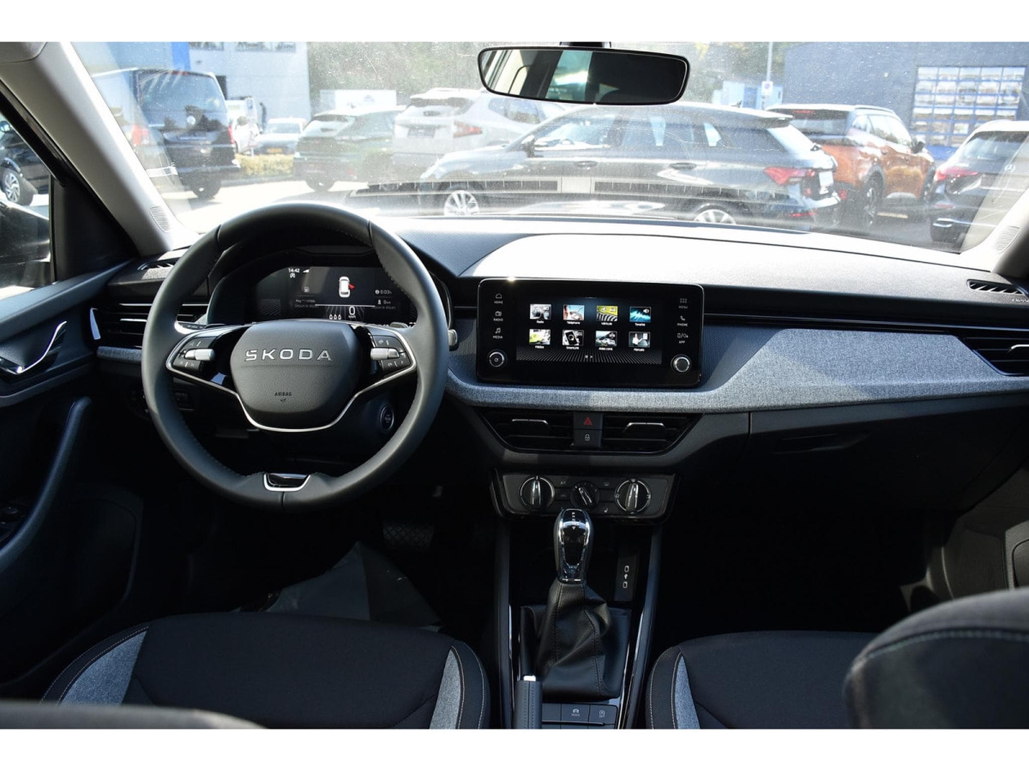 Skoda Kamiq 1.0 TSI 116 DSG Selection REGUL SMARTLINK CAM KEYLESS NEUF (2025) - Photo 9