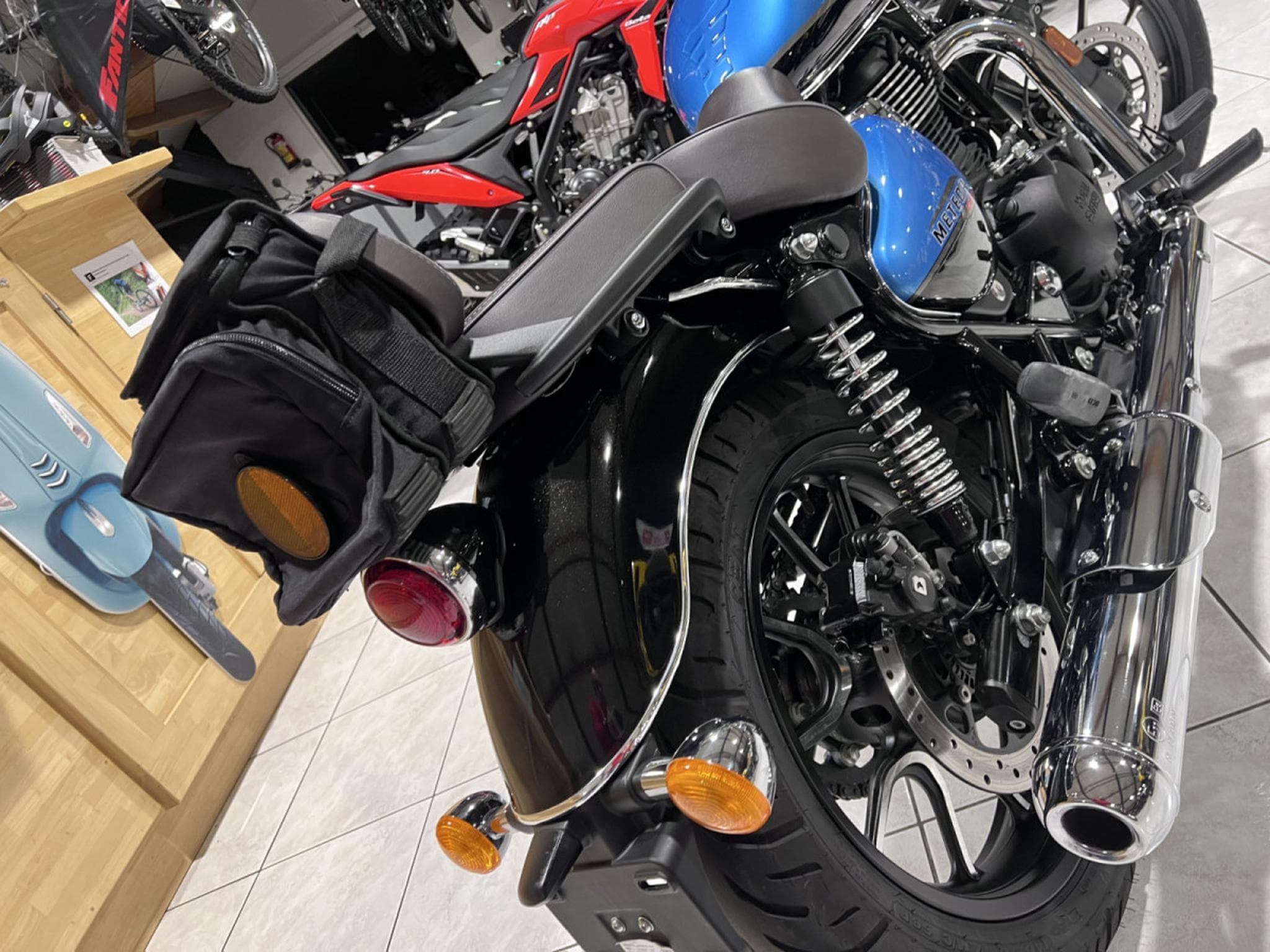Royal Enfield Meteor Super Nova (2022) - Photo 5