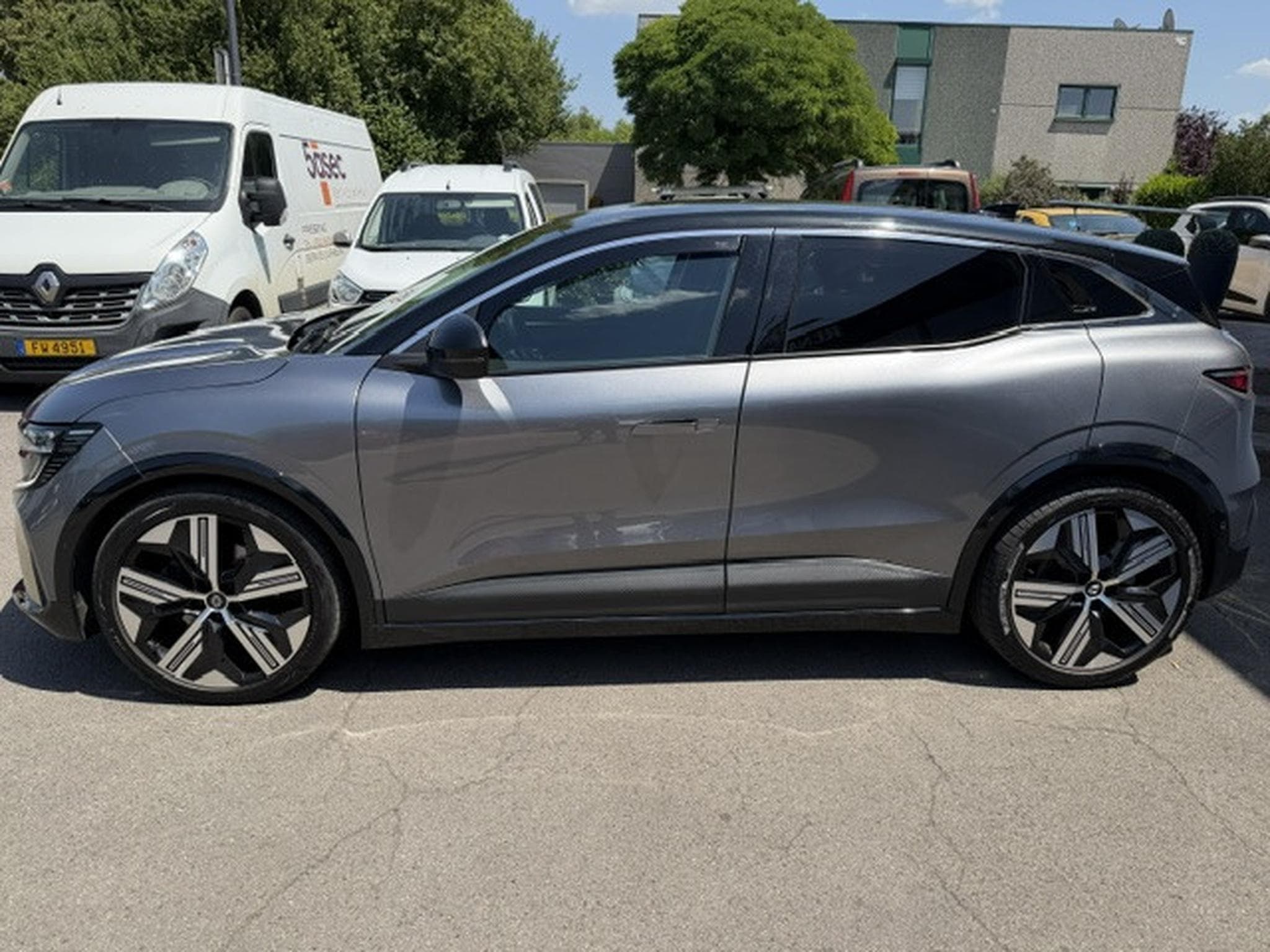 Renault Megane E-TECH ICONIC EV 60 (2022) - Photo 2