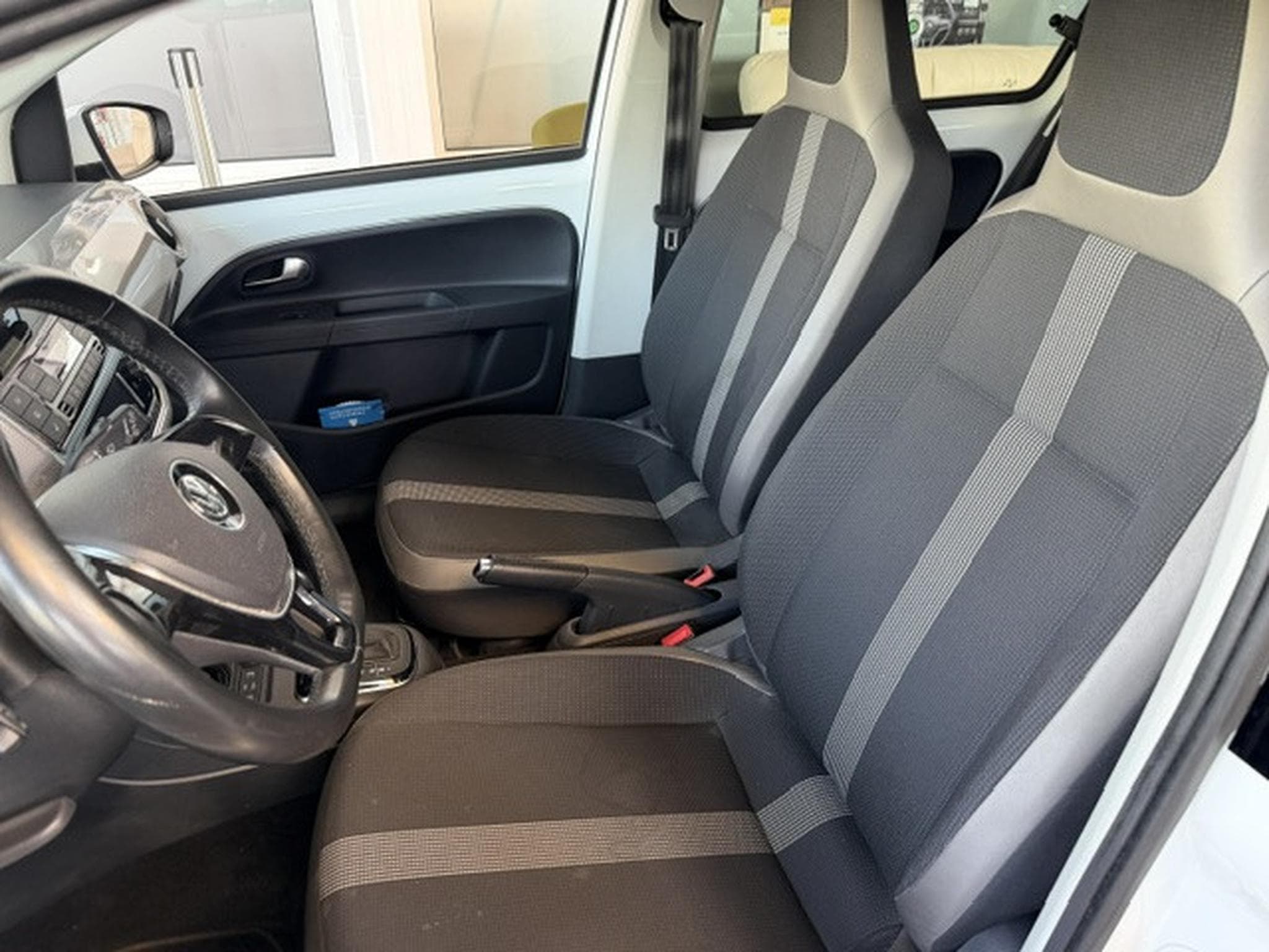 VW UP E-UP (2017) - Photo 6