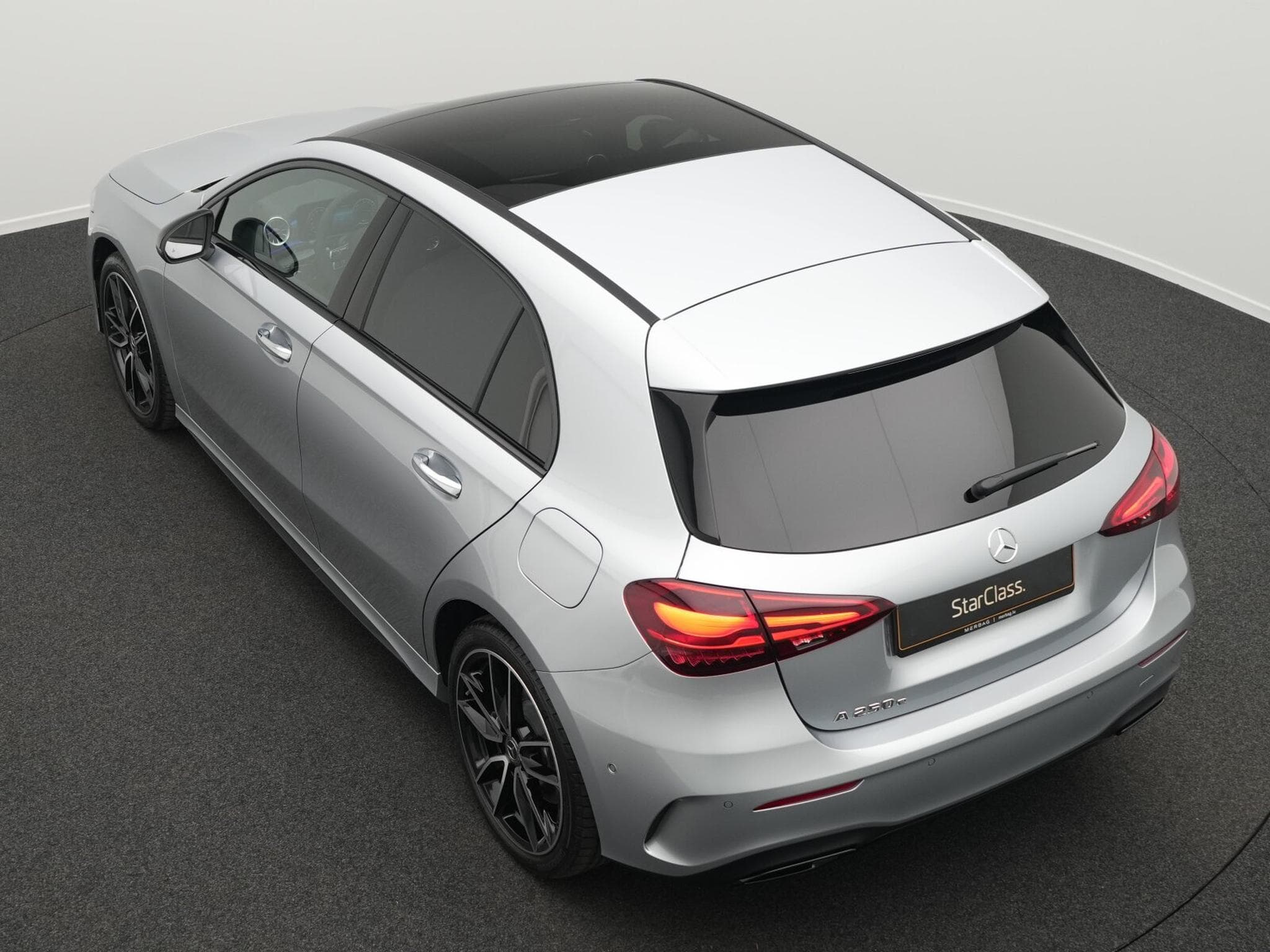 Mercedes A 250 e mit EQ Hybrid Technologie Pano+Multi+360°+Totw+Distr+19" (2026) - Foto 11