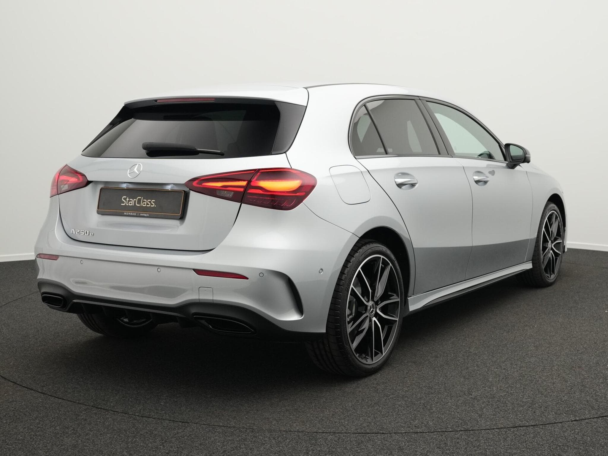 Mercedes A 250 e mit EQ Hybrid Technologie Pano+Multi+360°+Totw+Distr+19" (2026) - Foto 3