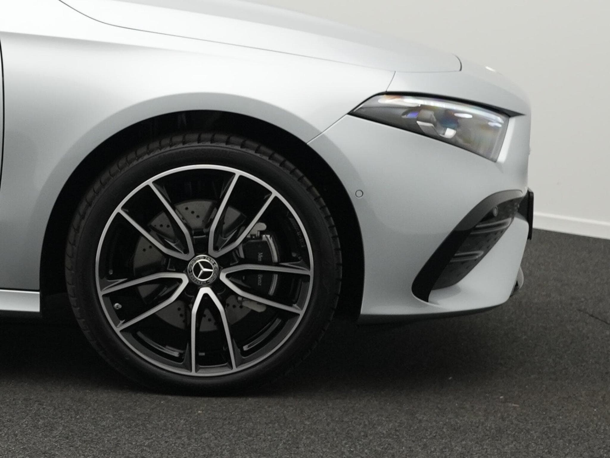 Mercedes A 250 e mit EQ Hybrid Technologie Pano+Multi+360°+Totw+Distr+19" (2026) - Foto 6
