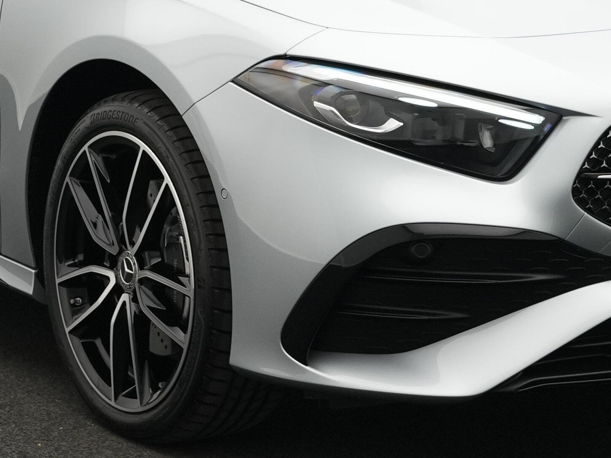 Mercedes A 250 e mit EQ Hybrid Technologie Pano+Multi+360°+Totw+Distr+19" (2026) - Foto 7