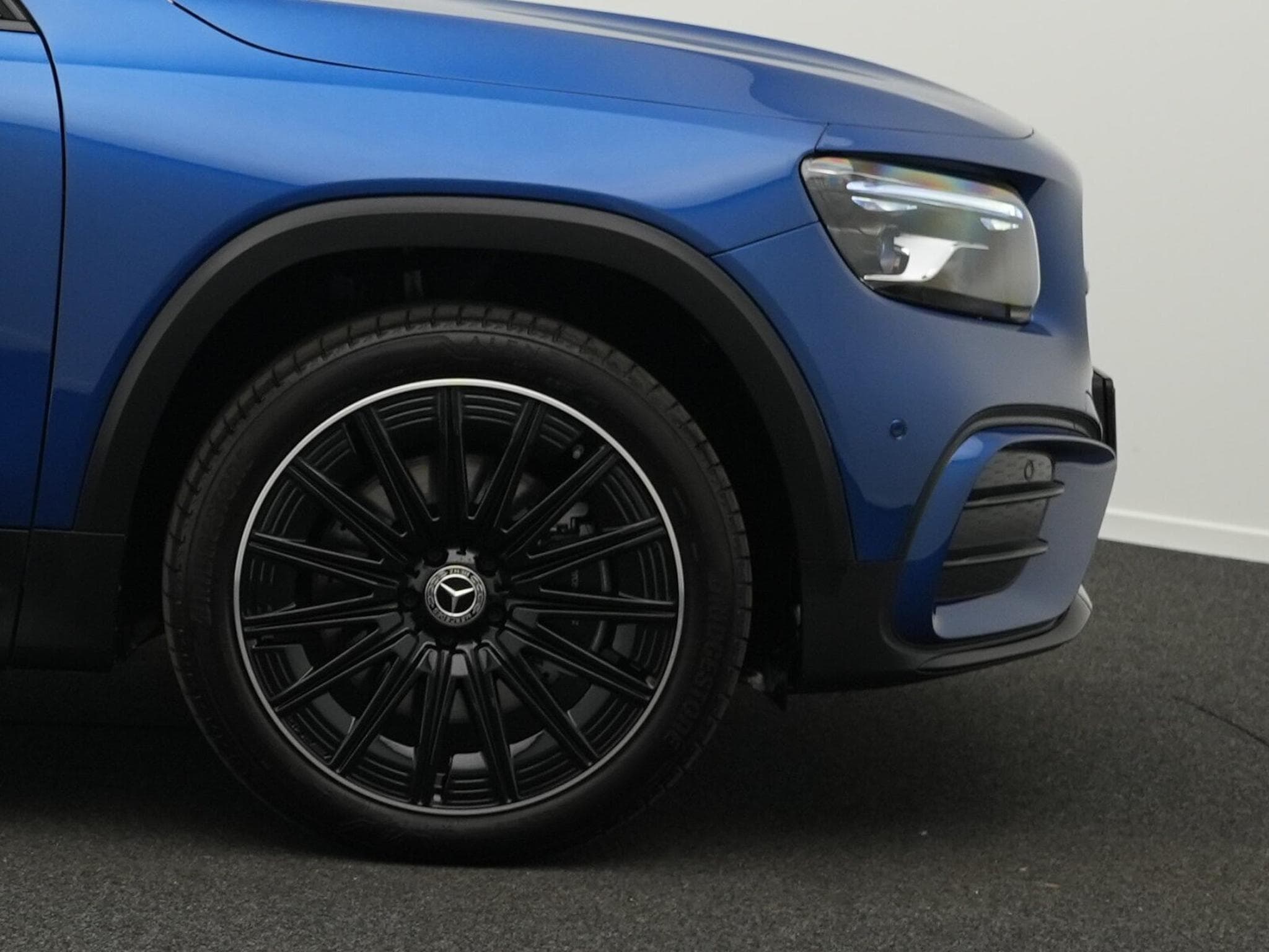 Mercedes GLB 220 d 4MATIC Multi+Pano+Distr+20"+360° (2025) - Foto 6