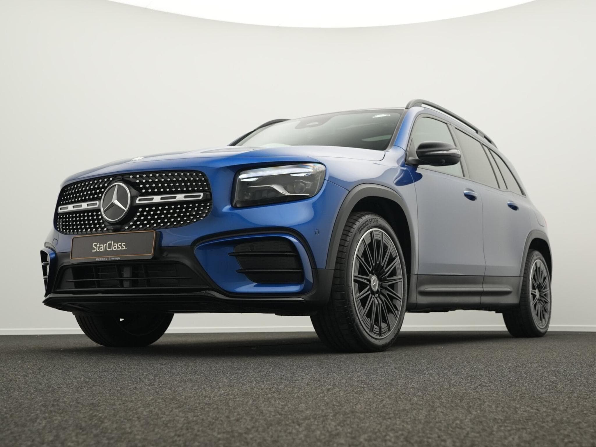 Mercedes GLB 220 d 4MATIC Multi+Pano+Distr+20"+360° (2025) - Foto 8