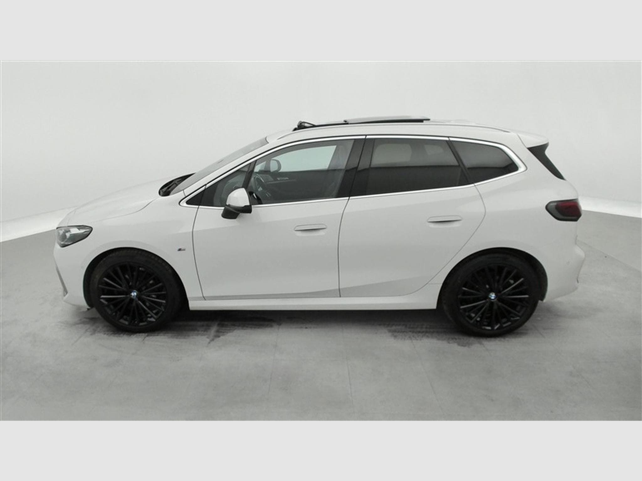 BMW 218 iA Pack M NAVI / FULL LED / CUIR PARTIEL / CAMERA / JA 17 (2023) - Photo 3