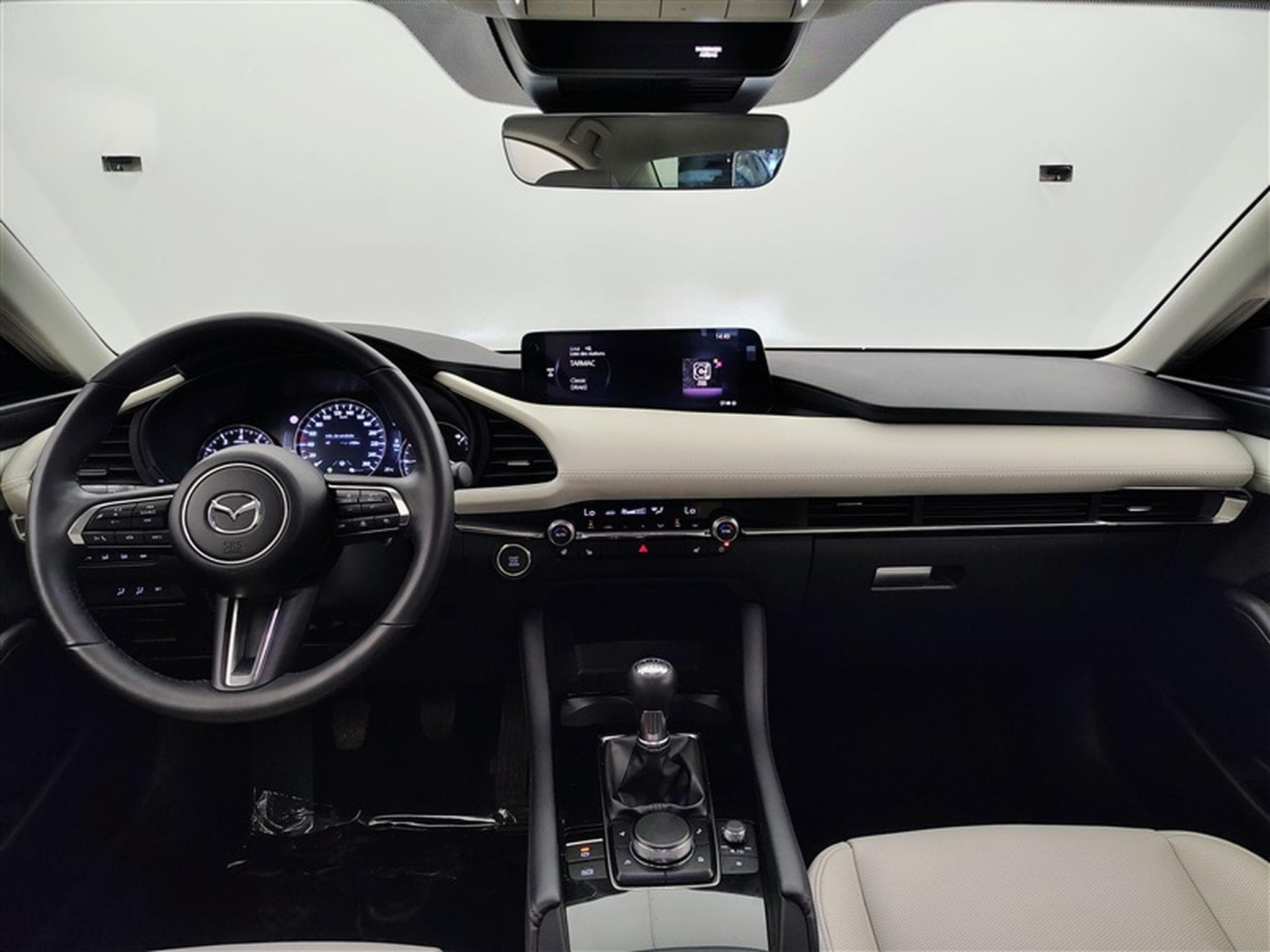 Mazda 3 Hatchback 2.0i e-Skyactiv-G Nagisa (2024) - Foto 8