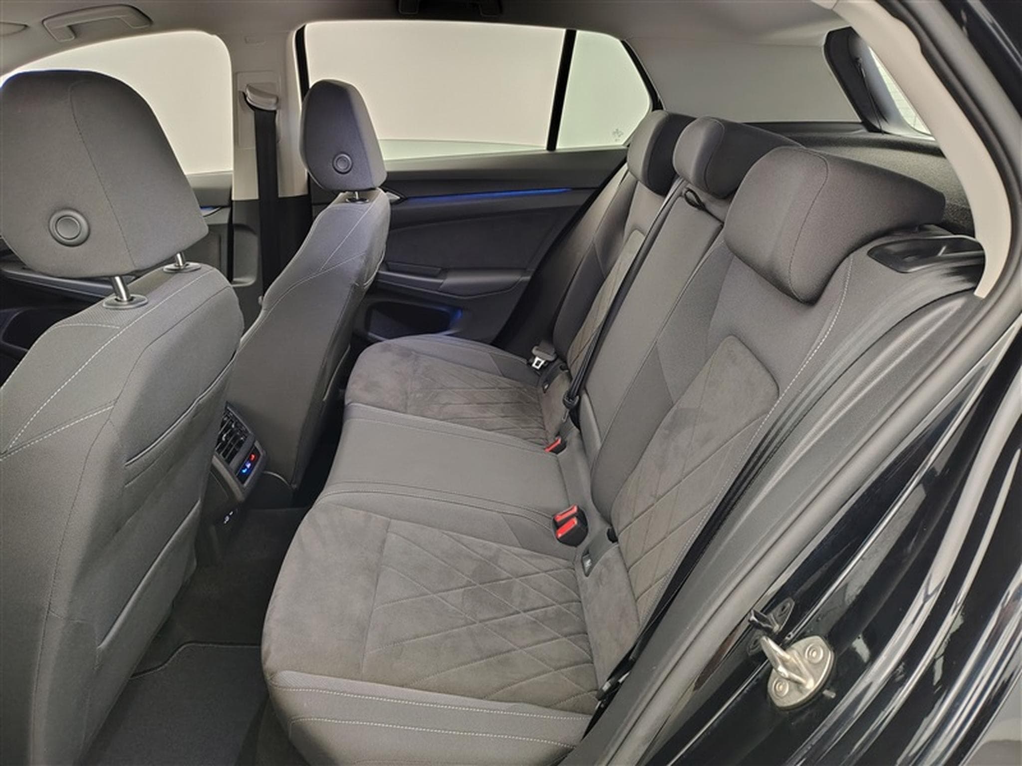 VW Golf 1.4 eHybrid PHEV Style DSG/ALCANTARA/NAVI/FULL LED (2023) - Photo 13