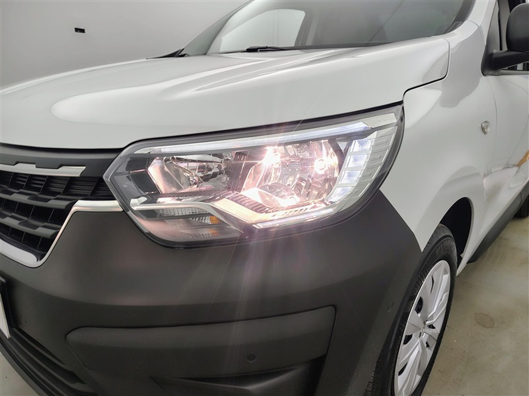 Renault Express 1.5 Blue dCi CLIM /CARPLAY/CAM (2024) - Photo 15