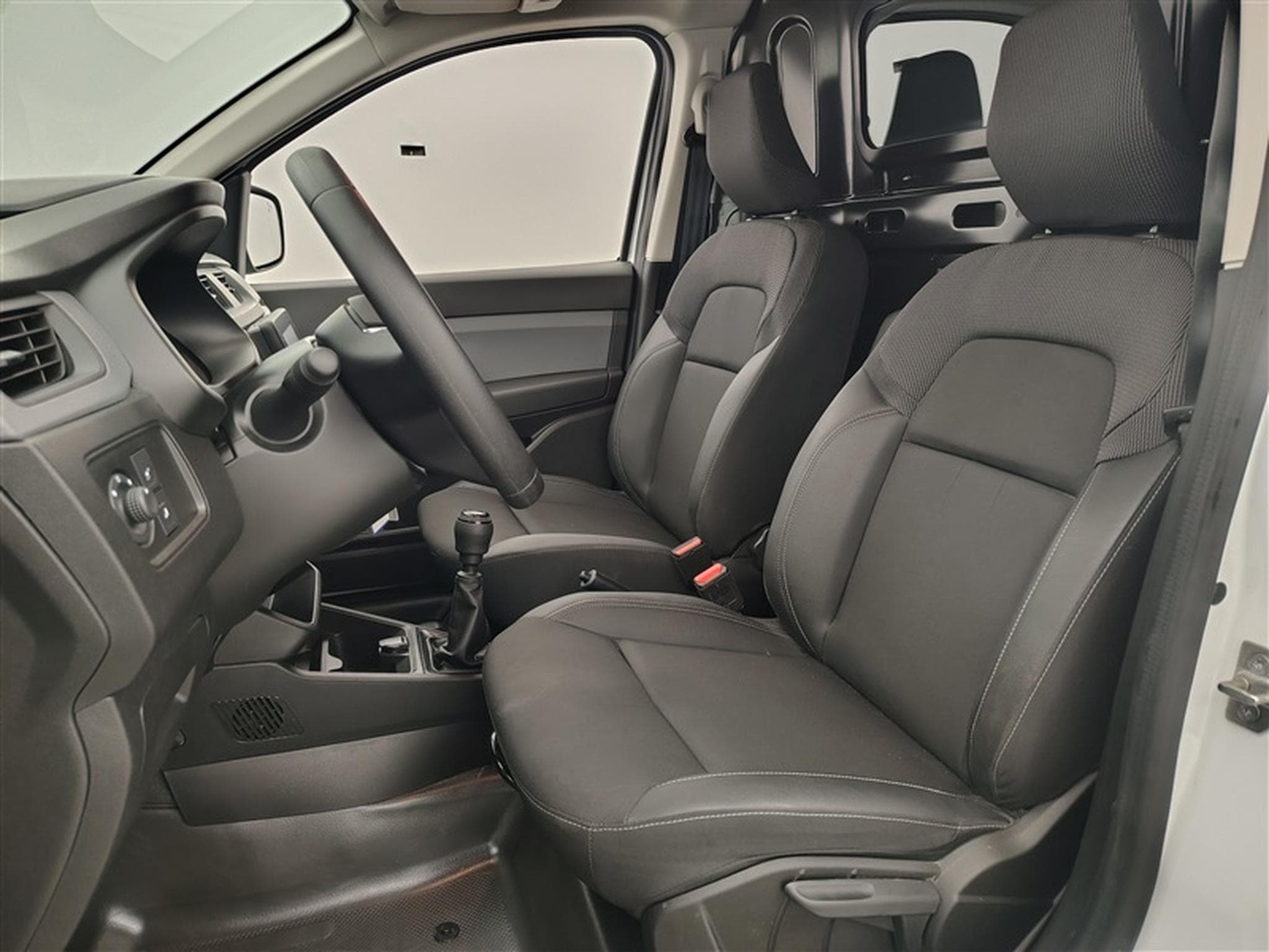 Renault Express 1.5 Blue dCi CLIM /CARPLAY/CAM (2024) - Photo 7