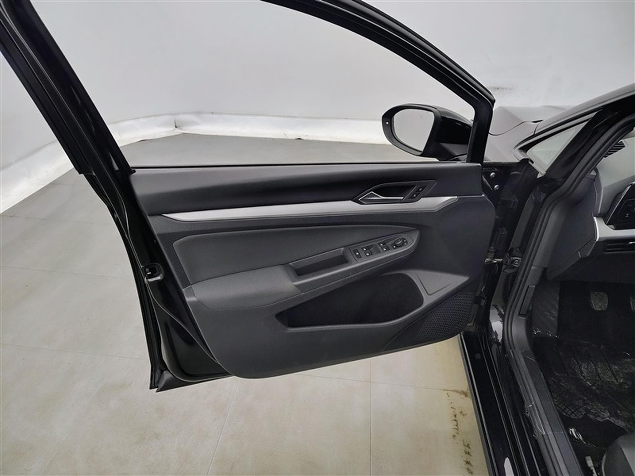 VW Golf 1.0 TSI 110cv Life CARPLAY / FULL LED / PDC AV+AR (2021) - Photo 17