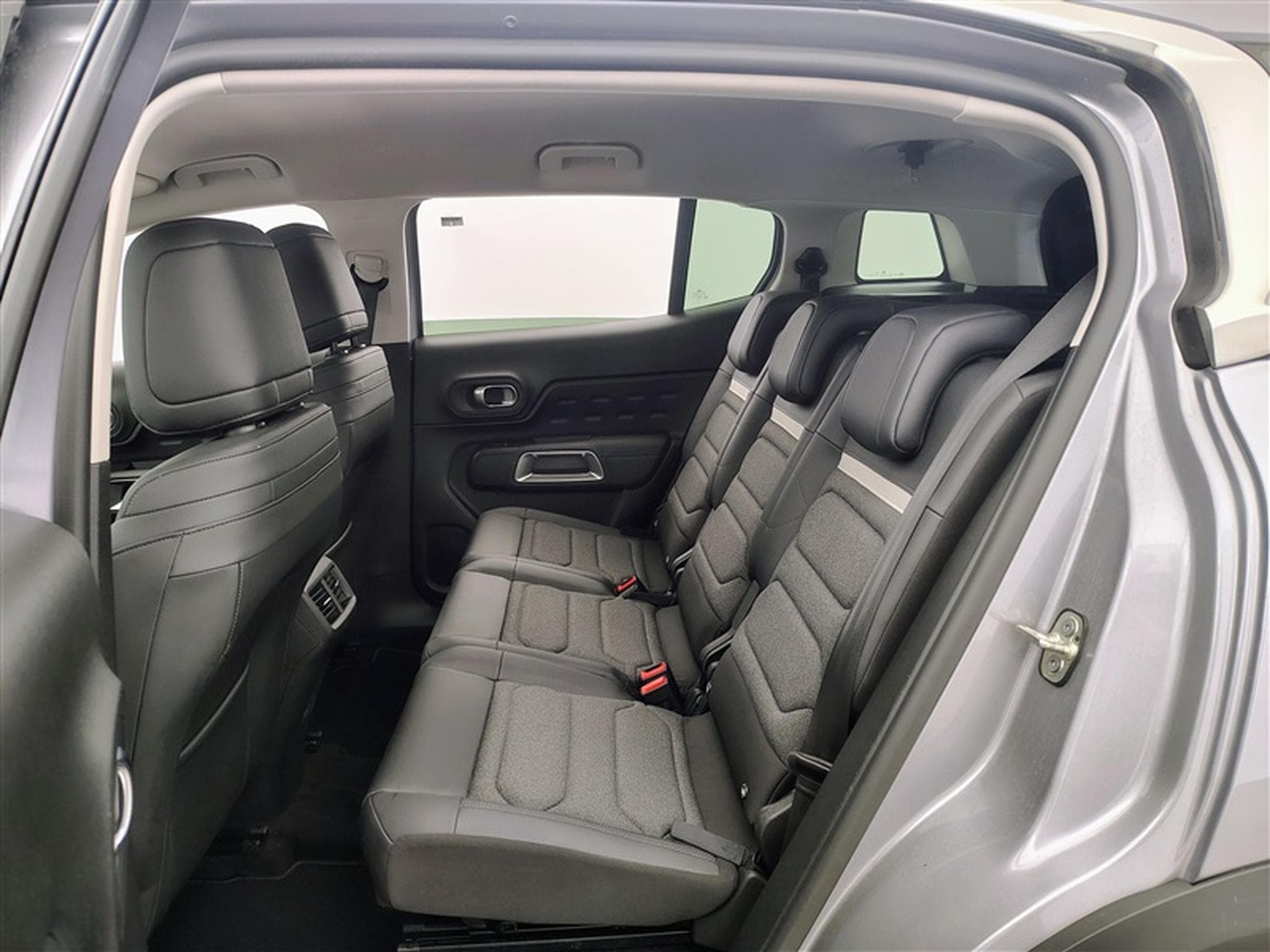 Citroen C5 Aircross 1.2 PureTech 130cv Plus S-CUIR / NAVI / CAMERA / CARPLAY (2024) - Photo 13