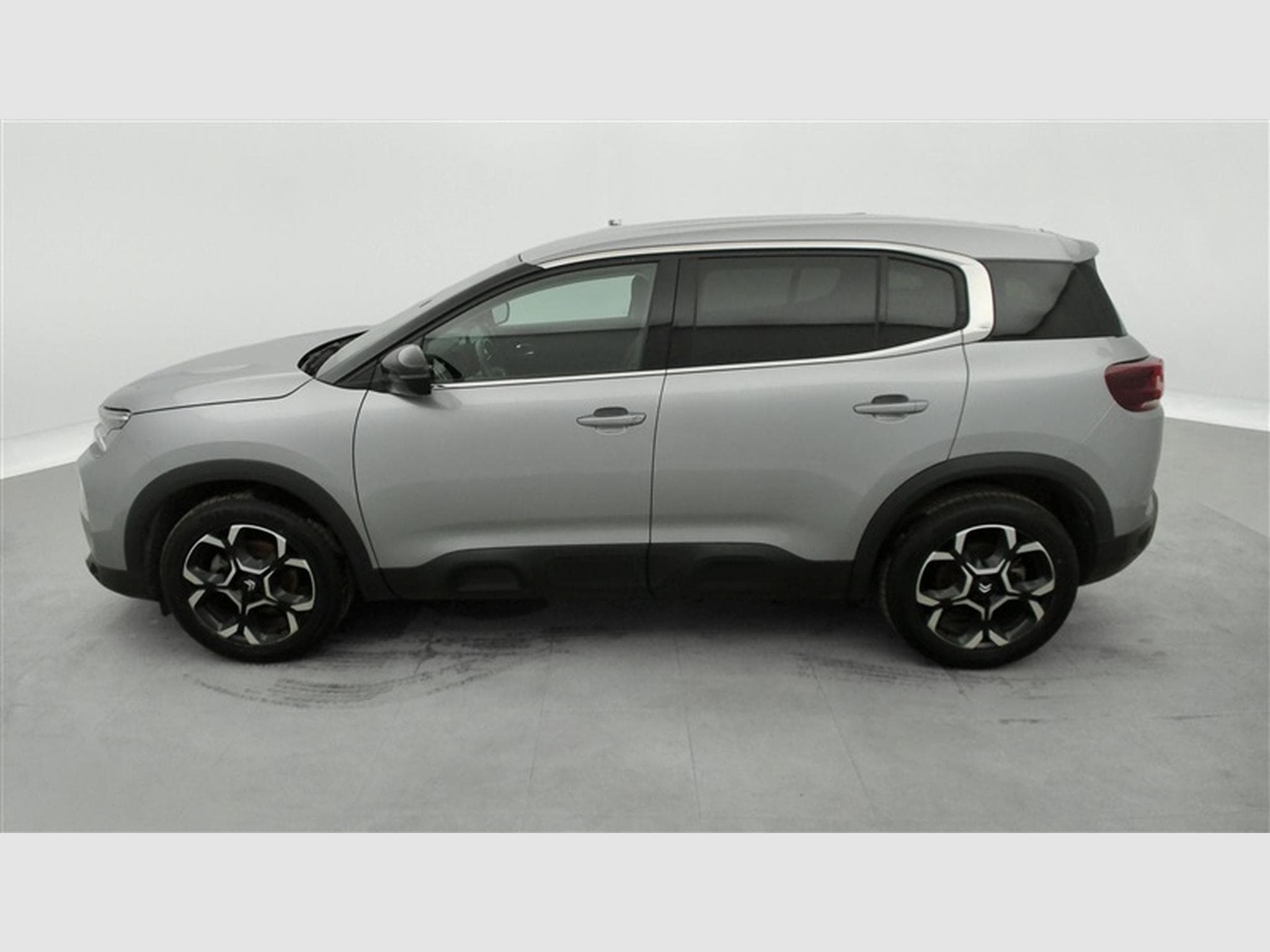 Citroen C5 Aircross 1.2 PureTech 130cv Plus S-CUIR / NAVI / CAMERA / CARPLAY (2024) - Photo 3