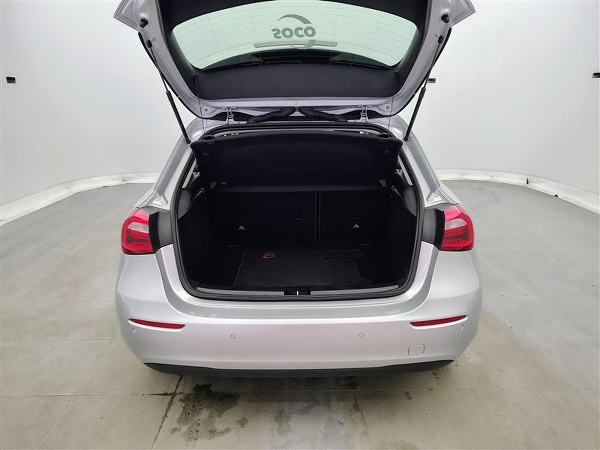 Mercedes A 180 A 180 Business Solution NAVI/JA/PDC (2022) - Photo 14