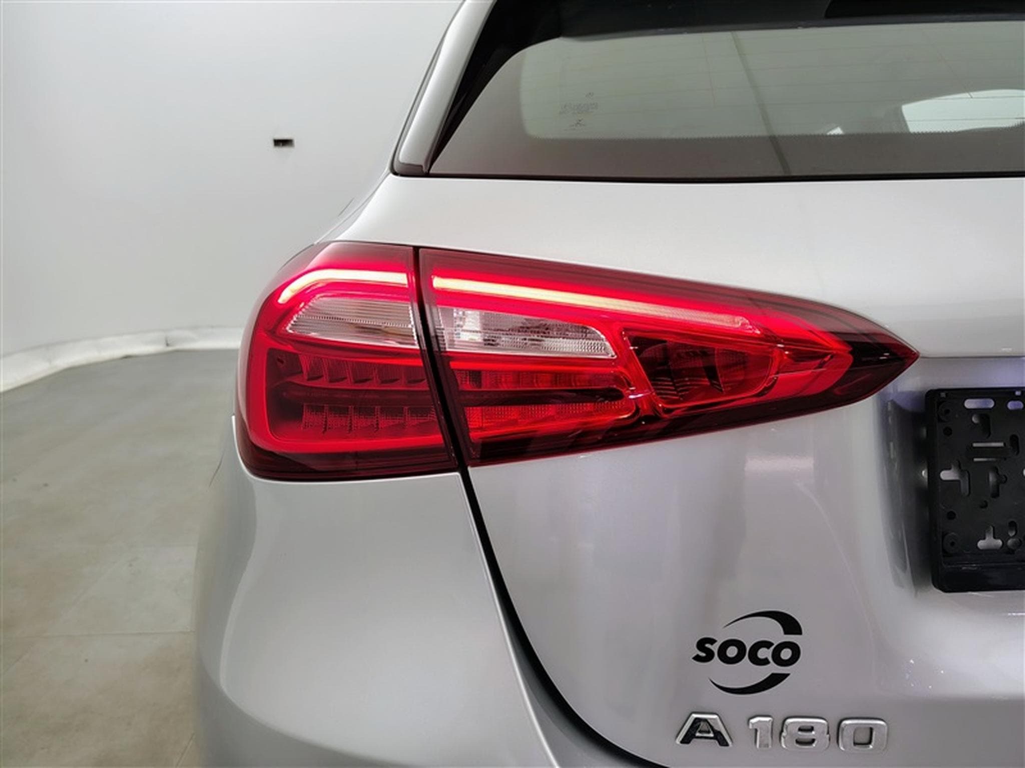Mercedes A 180 A 180 Business Solution NAVI/JA/PDC (2022) - Photo 16