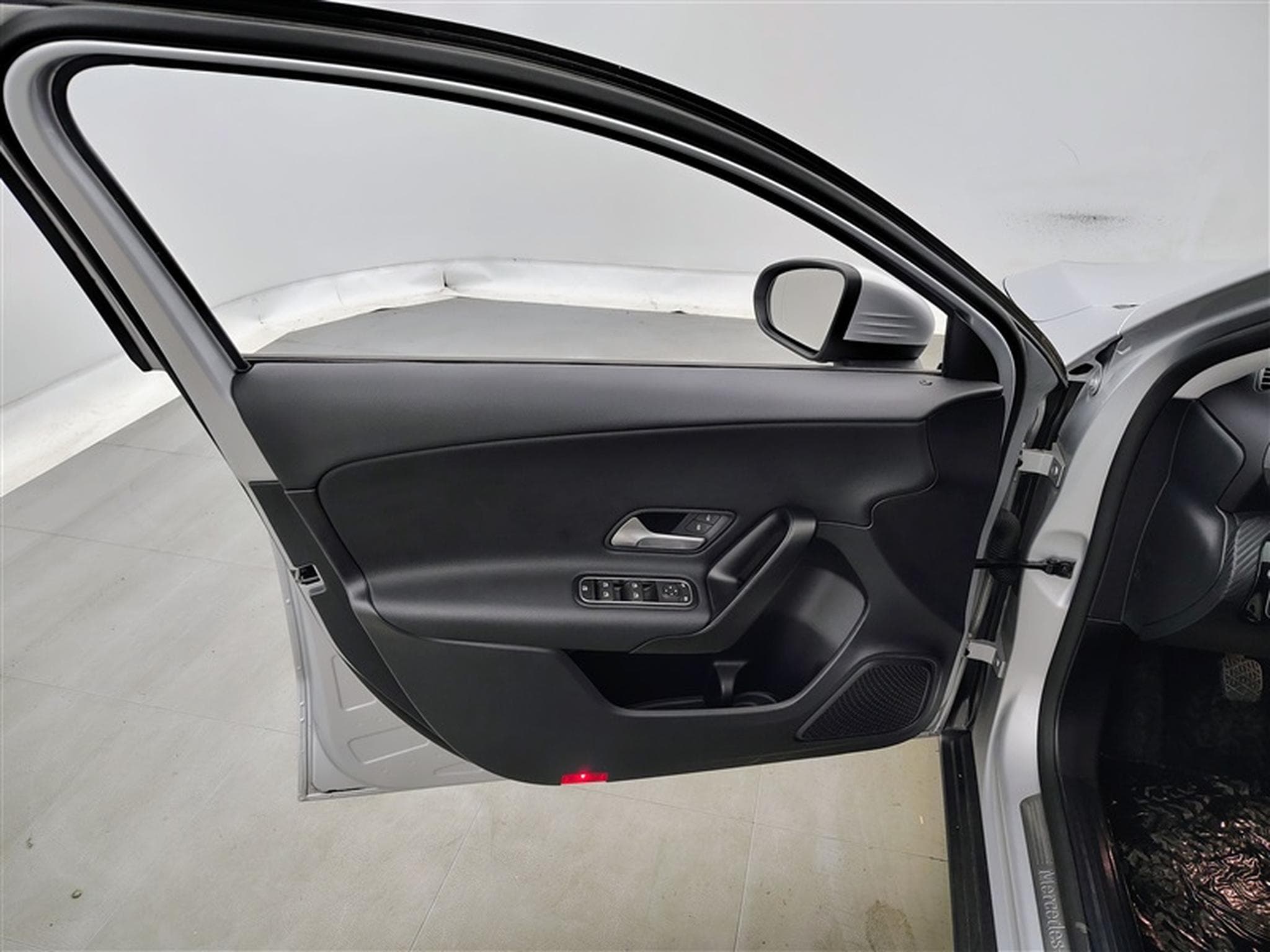 Mercedes A 180 A 180 Business Solution NAVI/JA/PDC (2022) - Photo 17