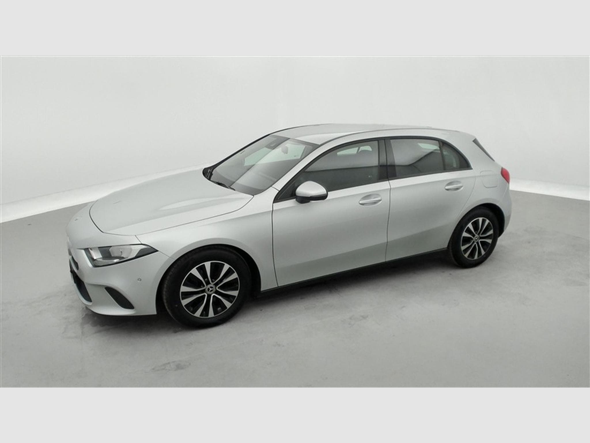 Mercedes A 180 A 180 Business Solution NAVI/JA/PDC (2022) - Photo 21
