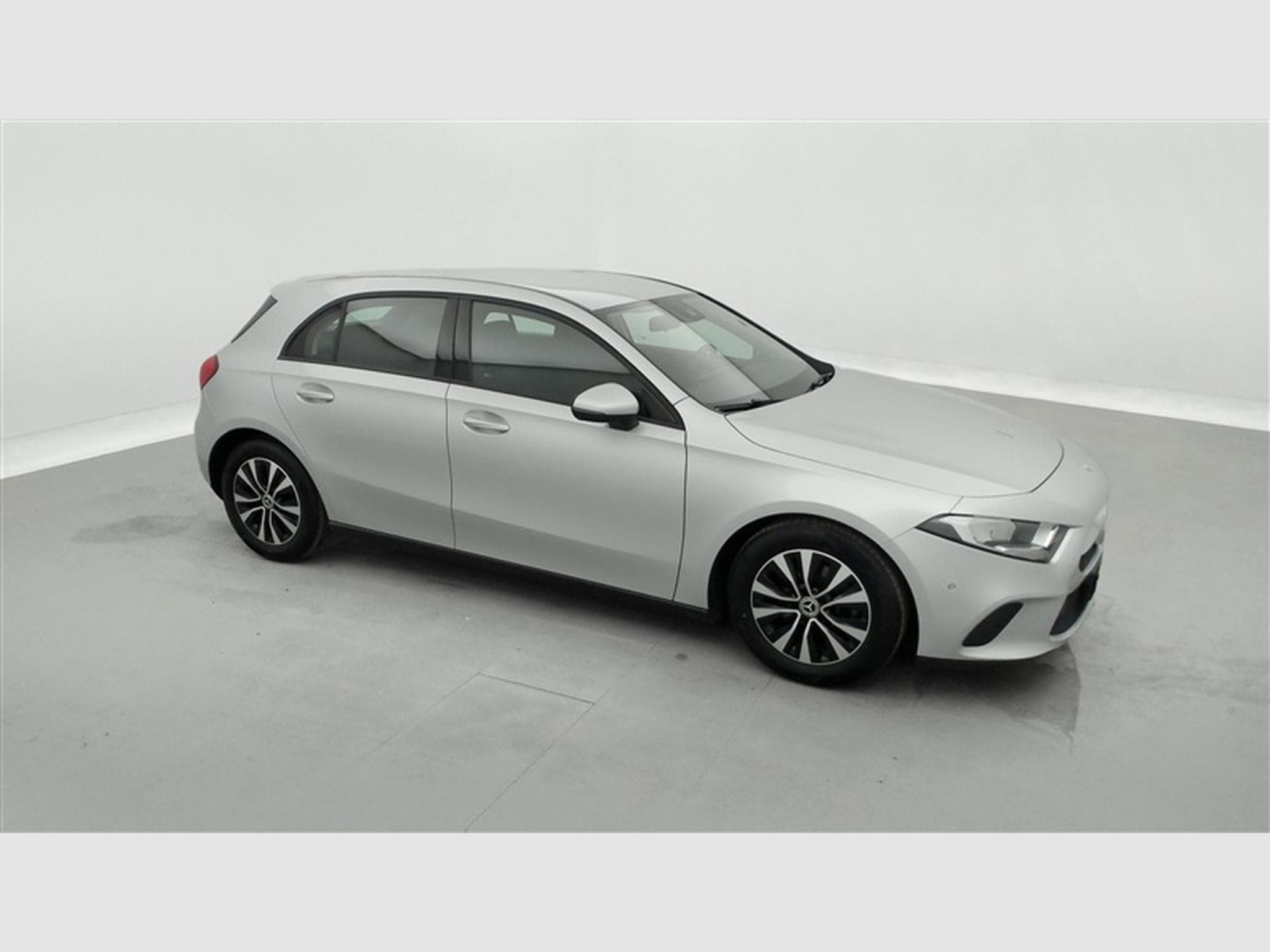 Mercedes A 180 A 180 Business Solution NAVI/JA/PDC (2022) - Photo 23