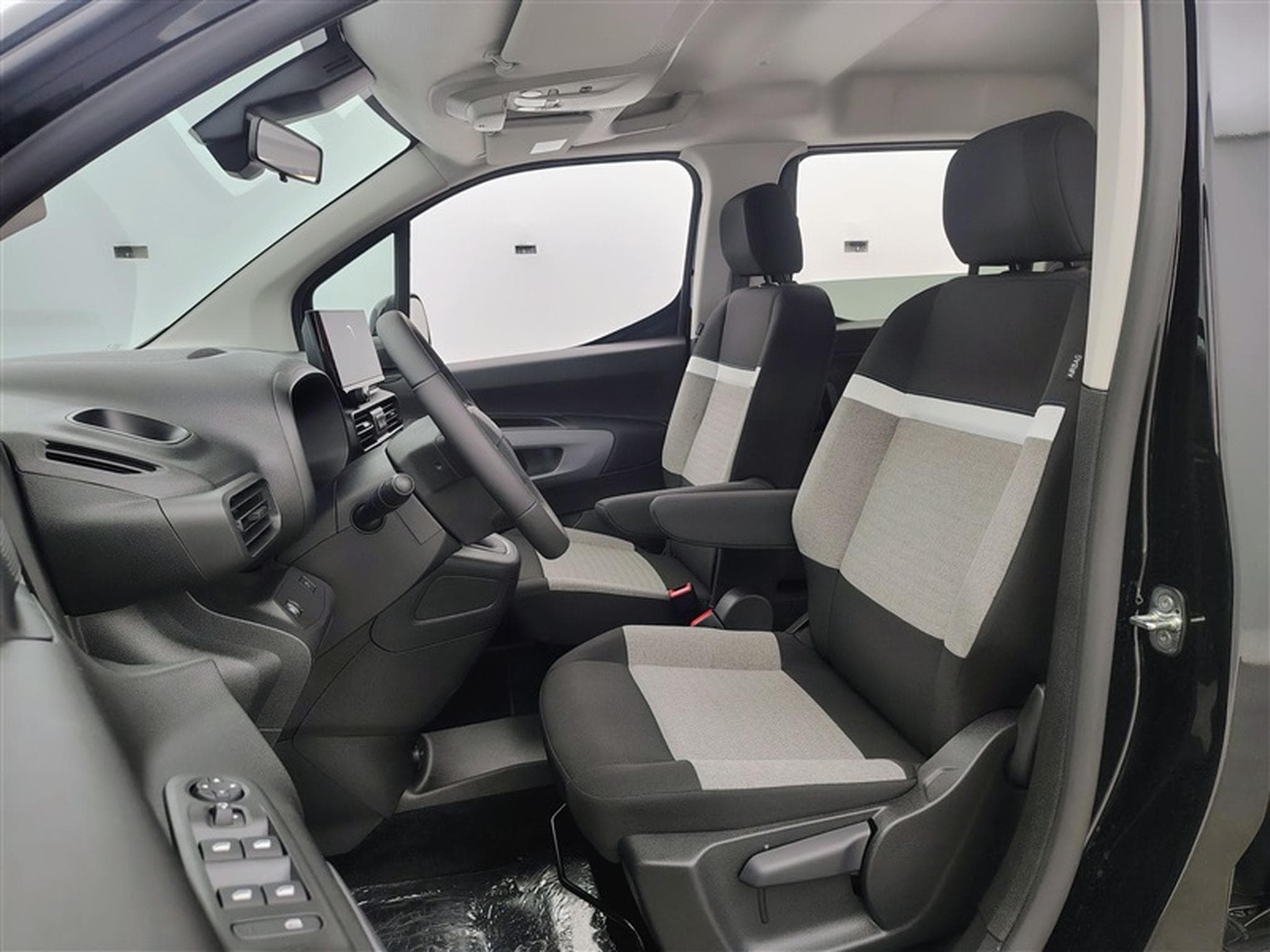 Citroen Berlingo 1.5 HDi Multispace CARPLAY / FULL LED / CAMERA / JA 16" (2026) - Photo 7