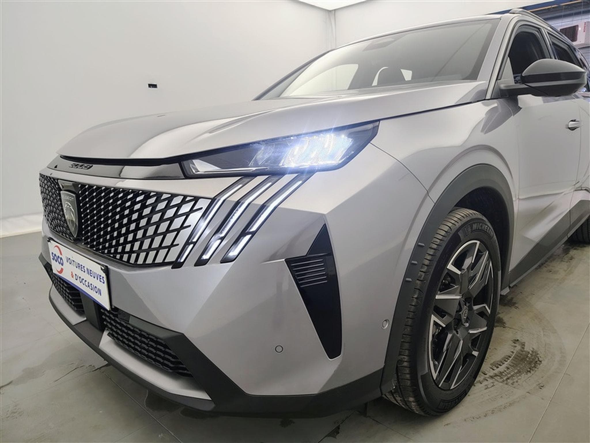 Peugeot 5008 1.2 HYBRID 145cv e-DSC6 Allure 7pl. CARPLAY / FULL LED / CAM (2025) - Photo 15