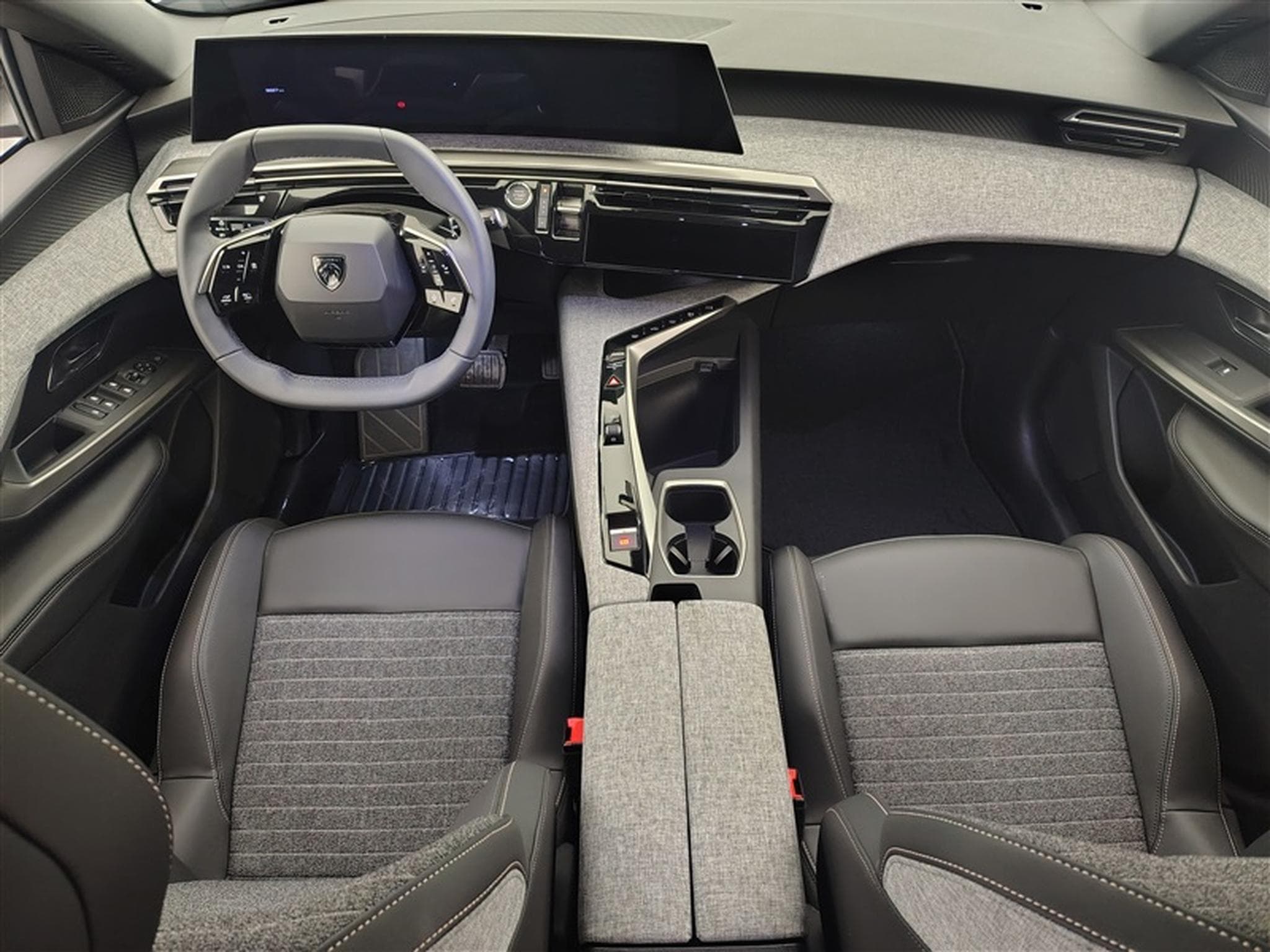 Peugeot 5008 1.2 HYBRID 145cv e-DSC6 Allure 7pl. CARPLAY / FULL LED / CAM (2025) - Photo 8