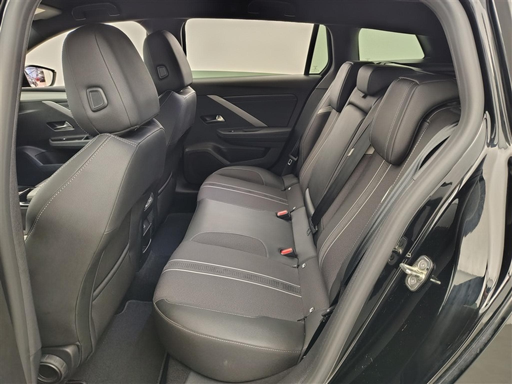 Opel Astra 1.5 Turbo D Sport T GS *FULL LED/CARPLAY/CAM360/PDC/JA17* (2024) - Photo 13