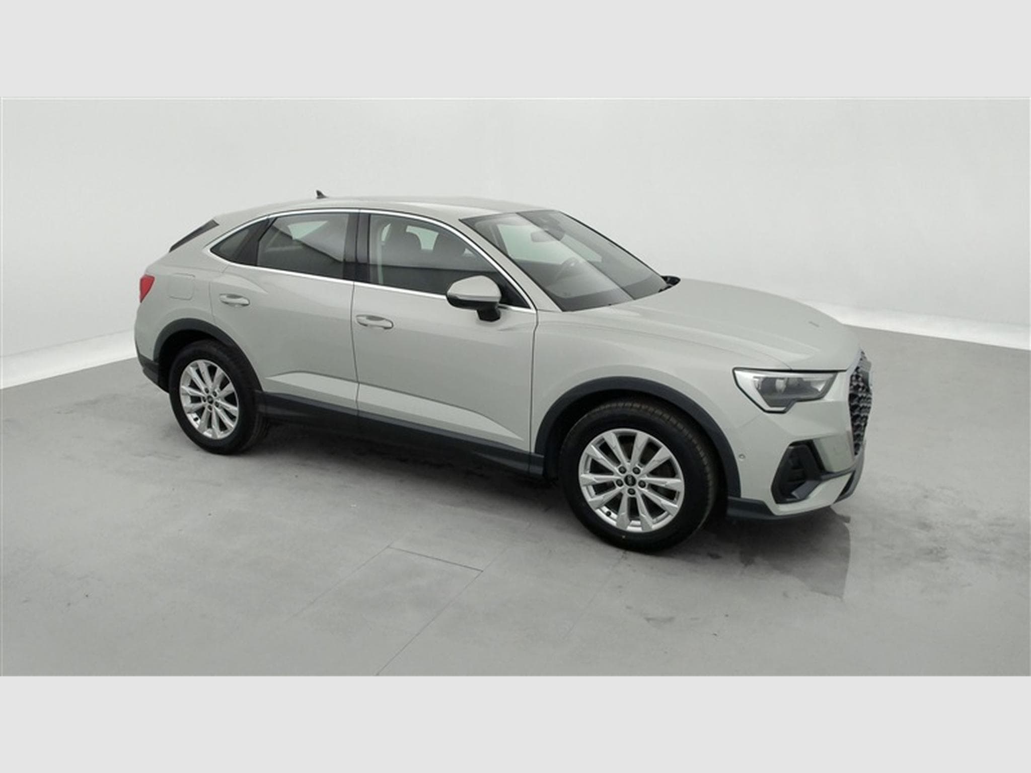 Audi Q3 Sportback 35 TFSI Design CUIR/NAVI/FULL LED/JA18 (2021) - Foto 24