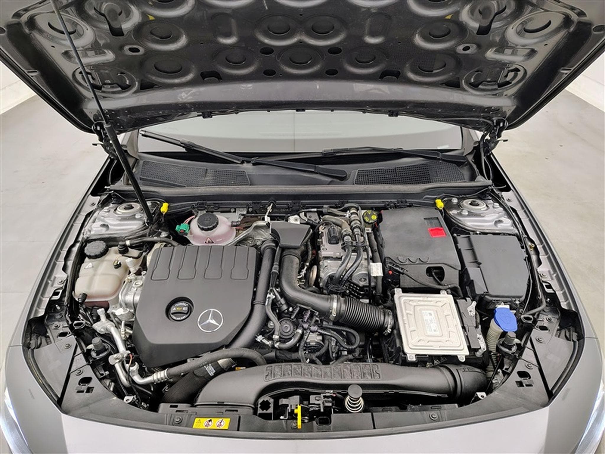 Mercedes A 250 e PHEV Business Solution Navi / Led / PDC av+ar (2021) - Photo 19
