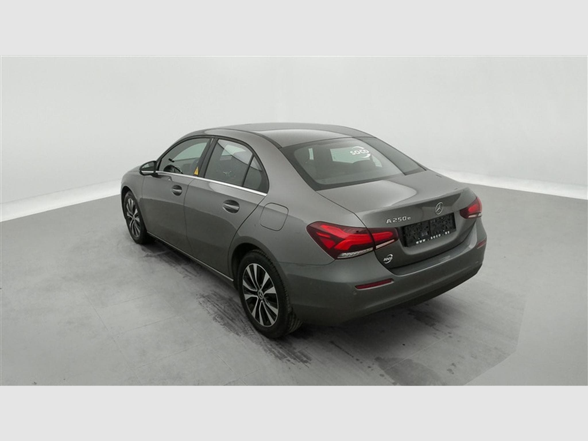 Mercedes A 250 e PHEV Business Solution Navi / Led / PDC av+ar (2021) - Photo 2