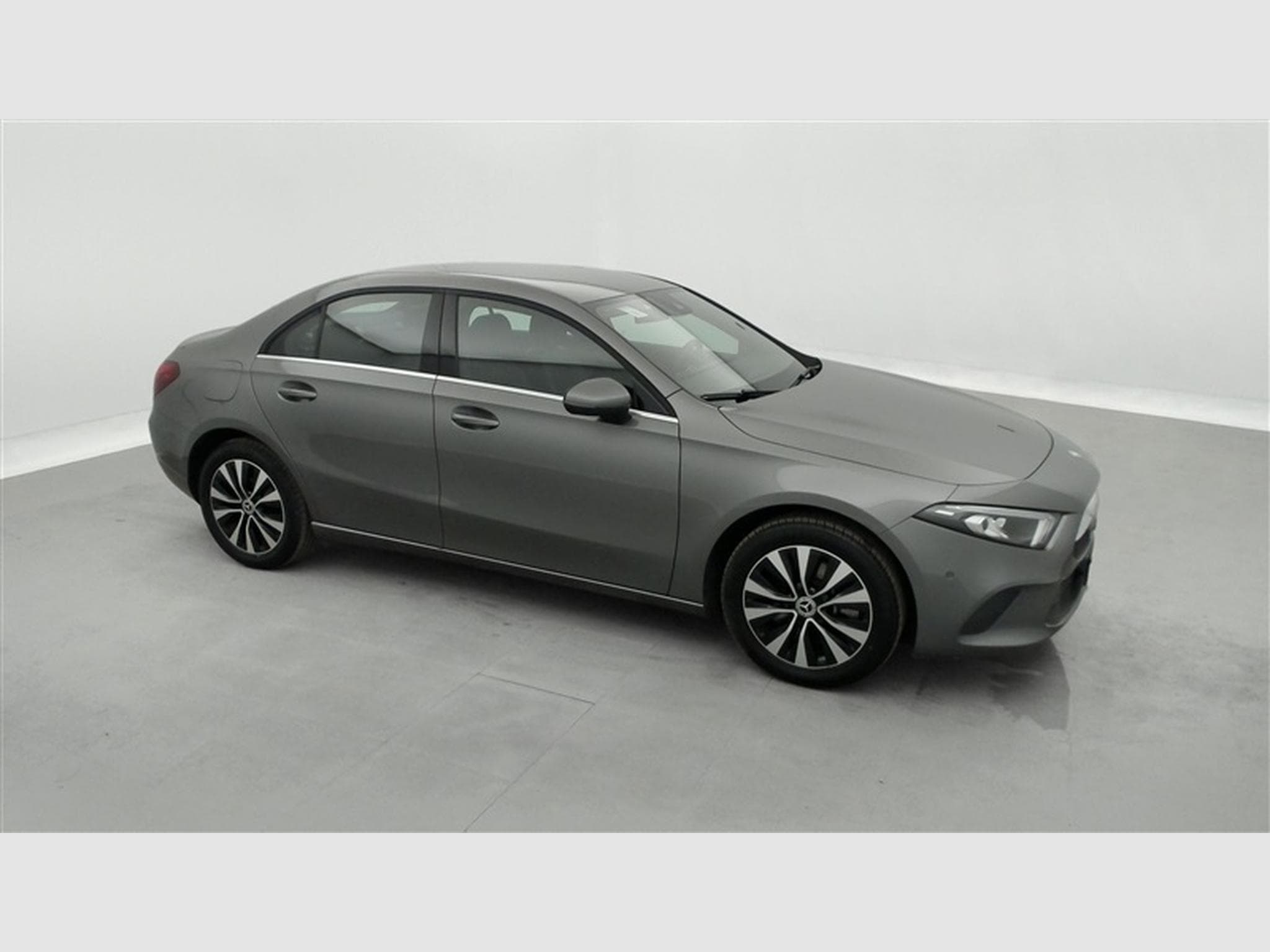 Mercedes A 250 e PHEV Business Solution Navi / Led / PDC av+ar (2021) - Photo 22