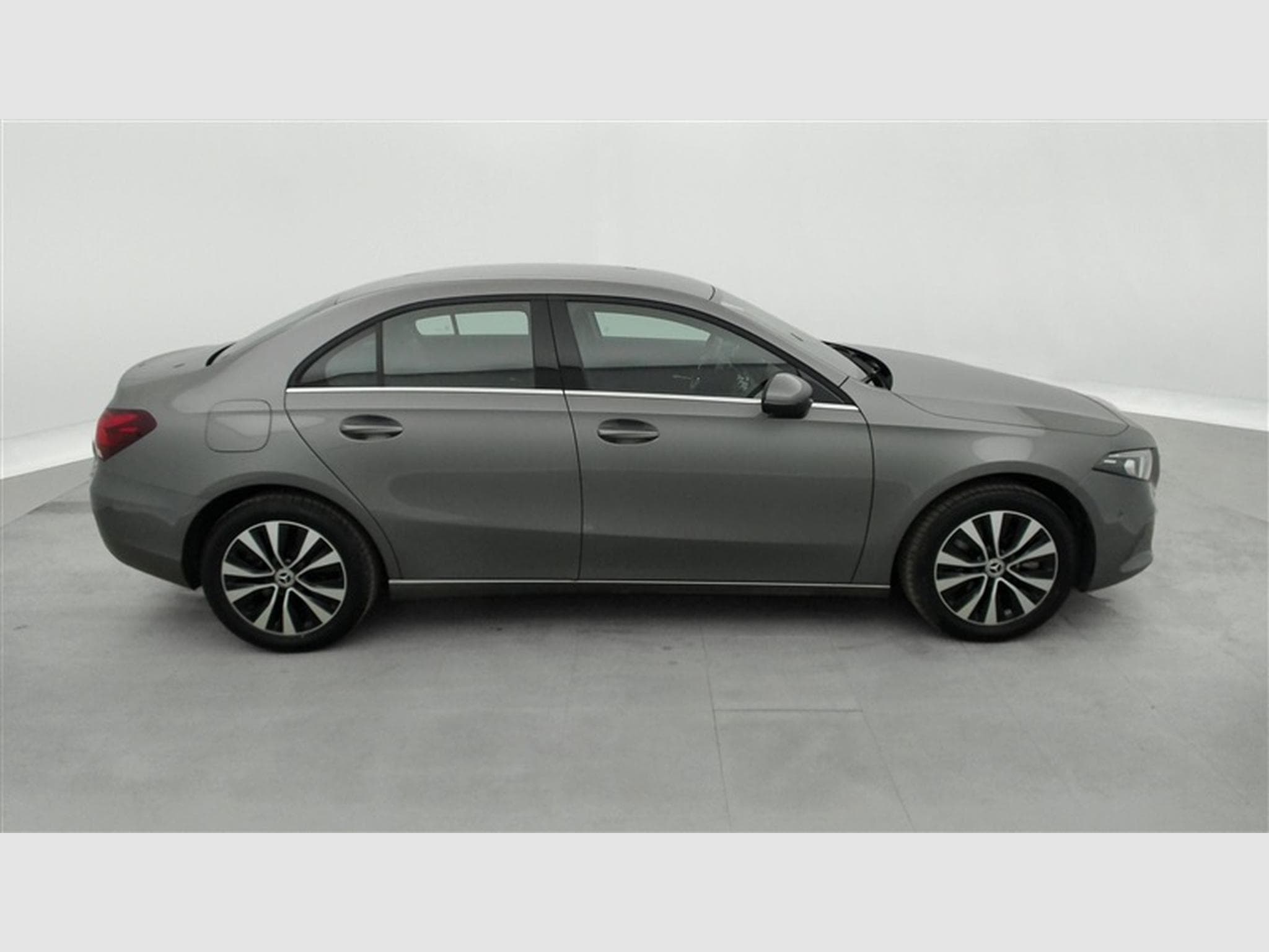 Mercedes A 250 e PHEV Business Solution Navi / Led / PDC av+ar (2021) - Photo 23