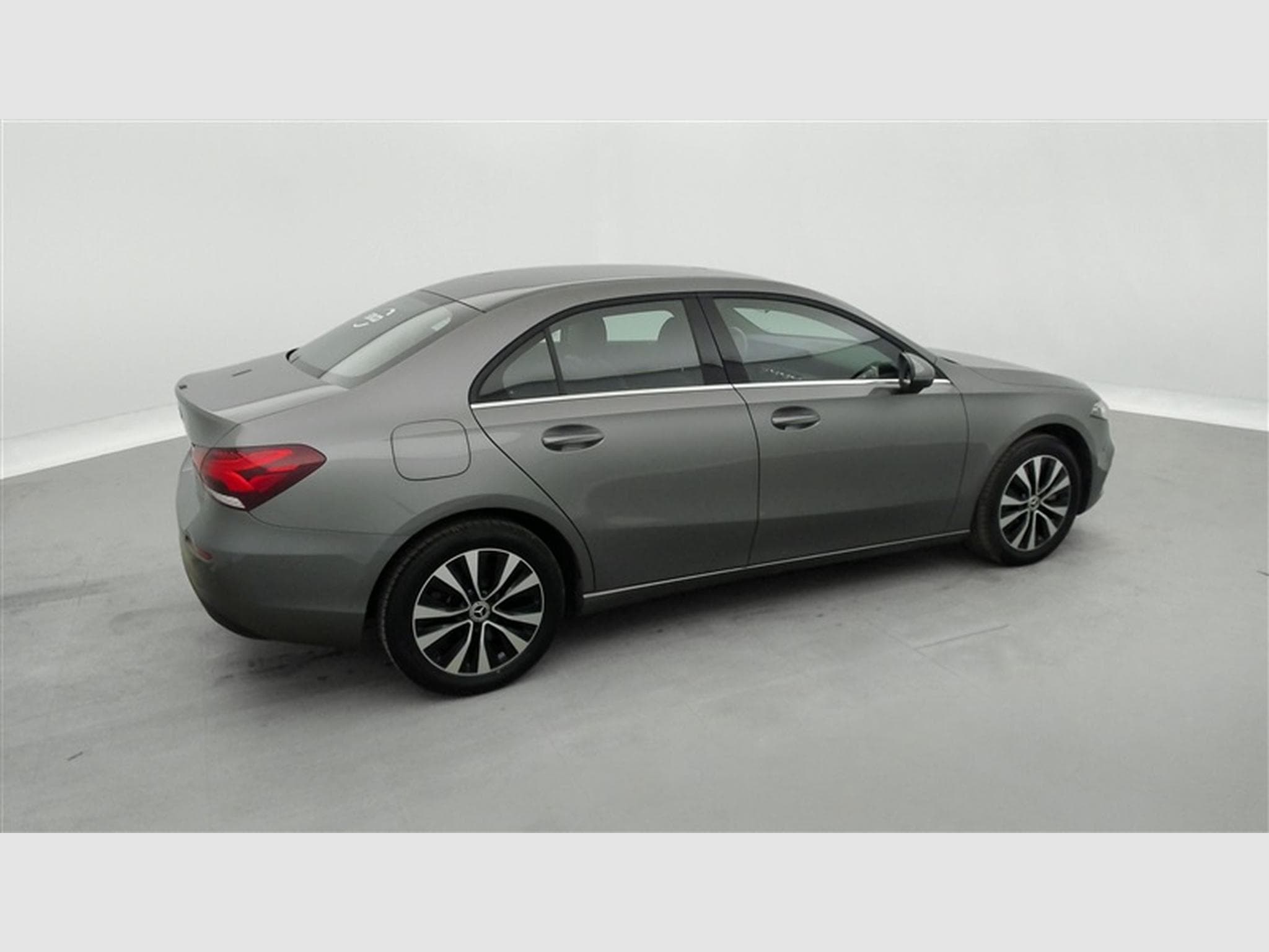 Mercedes A 250 e PHEV Business Solution Navi / Led / PDC av+ar (2021) - Photo 24