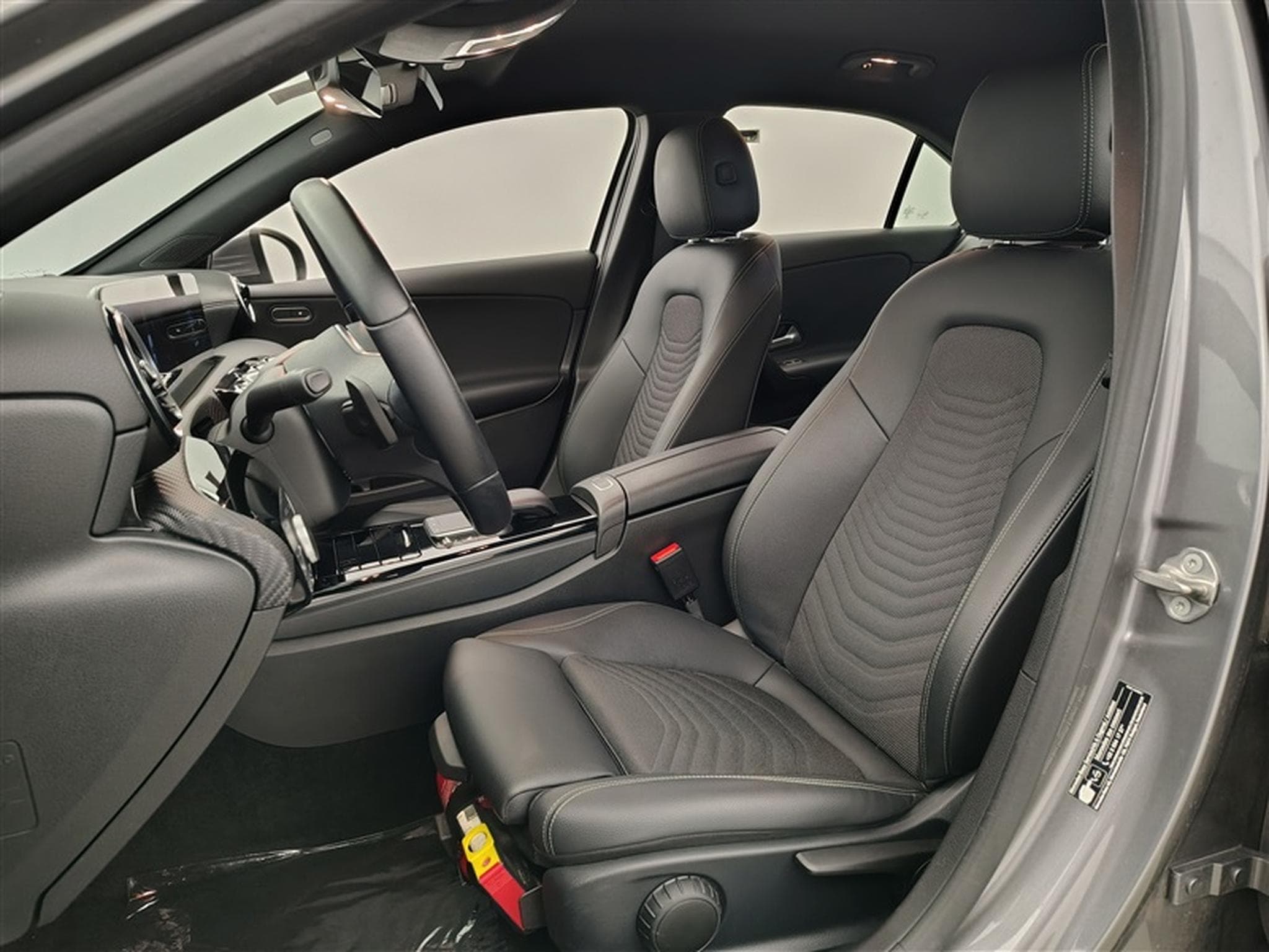 Mercedes A 250 e PHEV Business Solution Navi / Led / PDC av+ar (2021) - Photo 7
