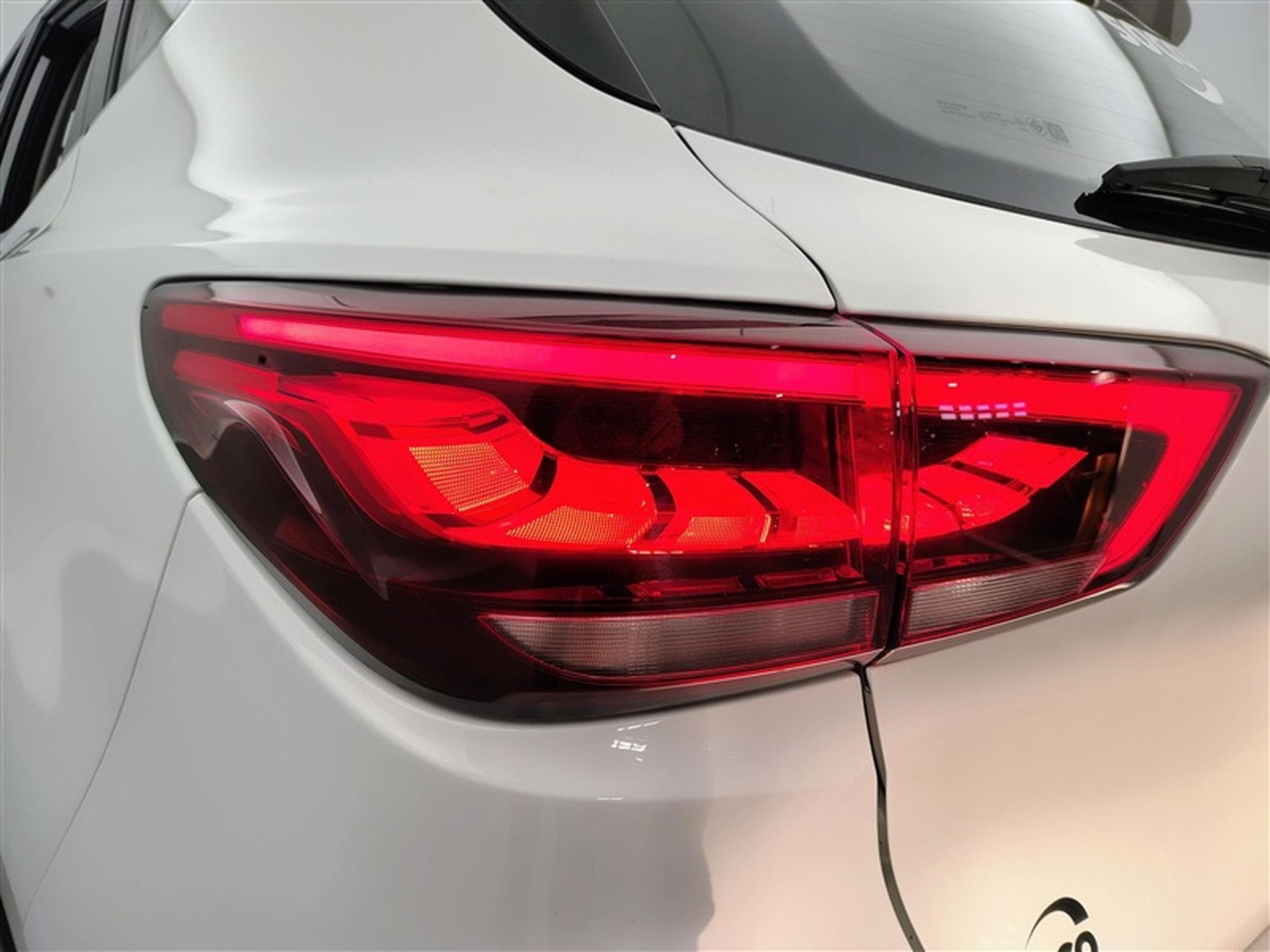 MG ZS 1.0 T-GDi 110cv AUTO Luxury NAVI / FULL LED / CUIR / CAMERA (2024) - Photo 16