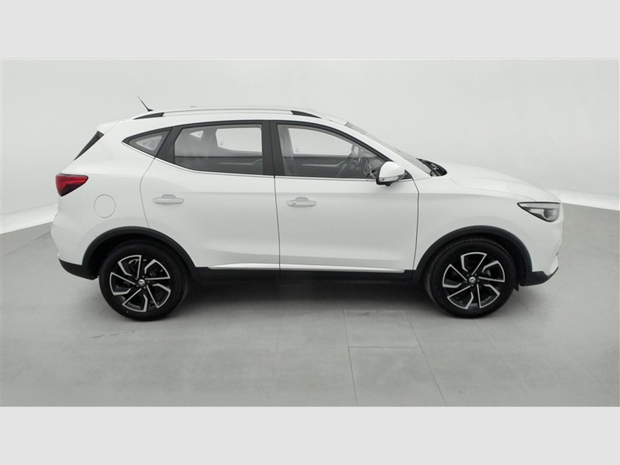 MG ZS 1.0 T-GDi 110cv AUTO Luxury NAVI / FULL LED / CUIR / CAMERA (2024) - Photo 24