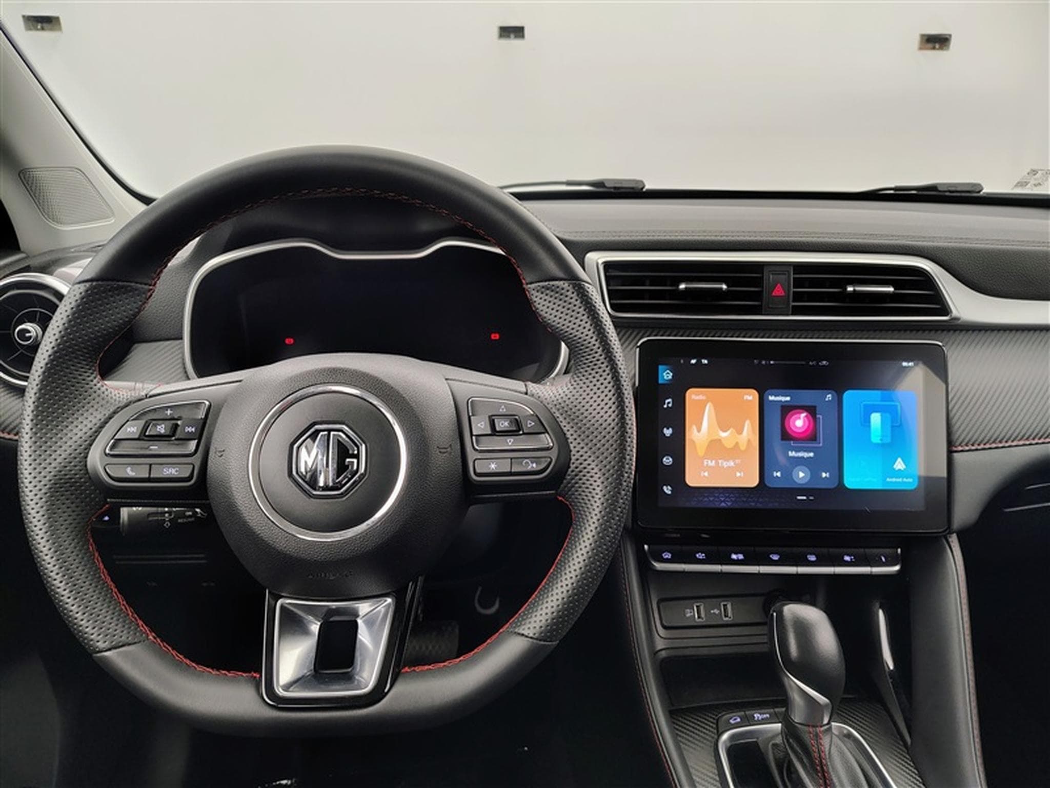 MG ZS 1.0 T-GDi 110cv AUTO Luxury NAVI / FULL LED / CUIR / CAMERA (2024) - Photo 9
