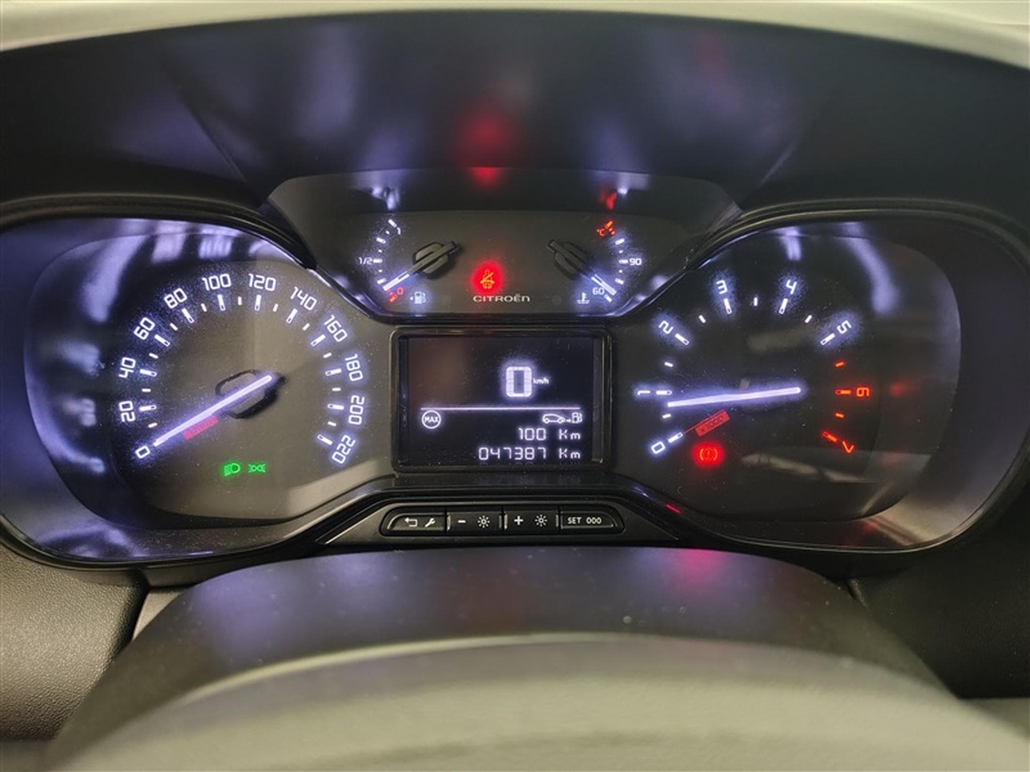 Citroen C3 Aircross 1.2 PureTech 110cv Feel NAVI / FULL LED / PDC AR (2022) - Photo 10