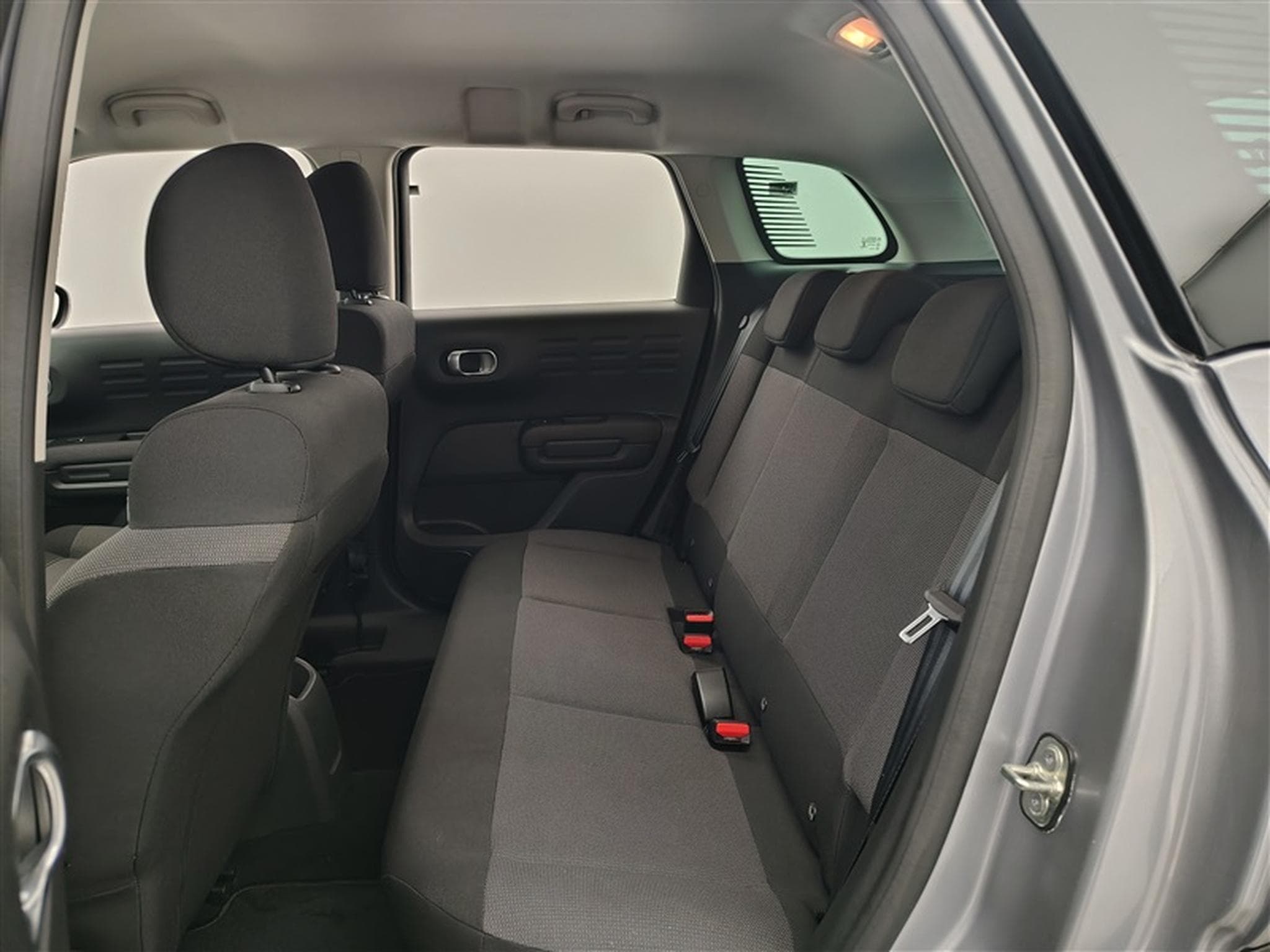 Citroen C3 Aircross 1.2 PureTech 110cv Feel NAVI / FULL LED / PDC AR (2022) - Photo 13
