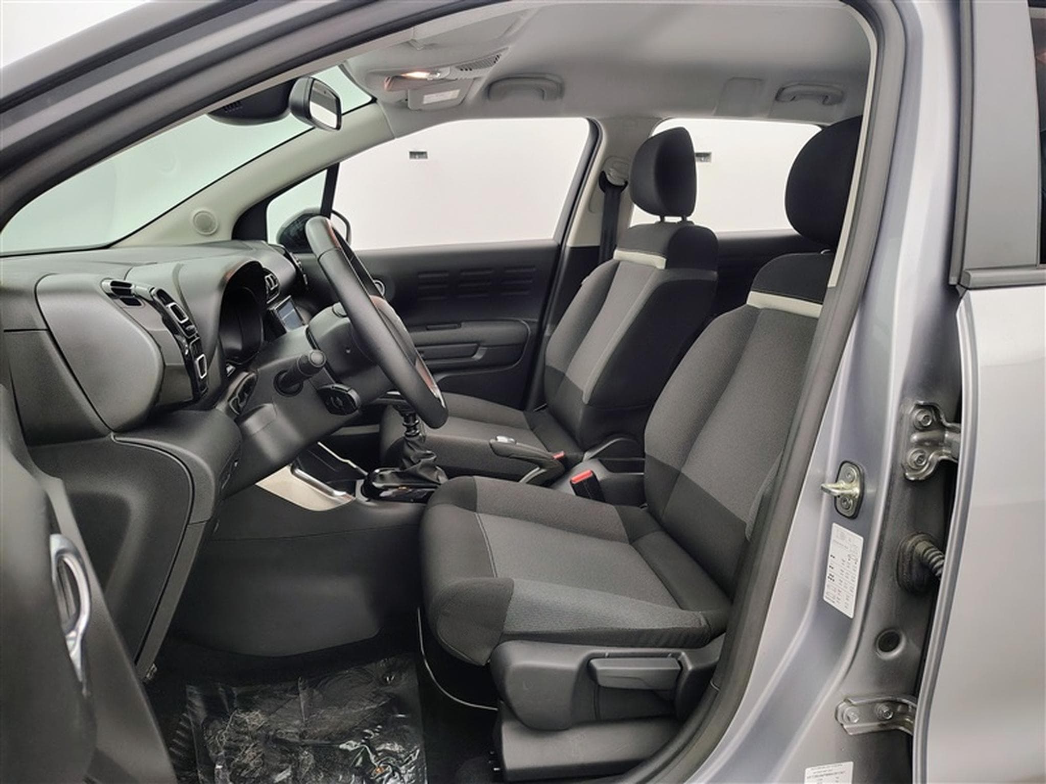 Citroen C3 Aircross 1.2 PureTech 110cv Feel NAVI / FULL LED / PDC AR (2022) - Photo 7