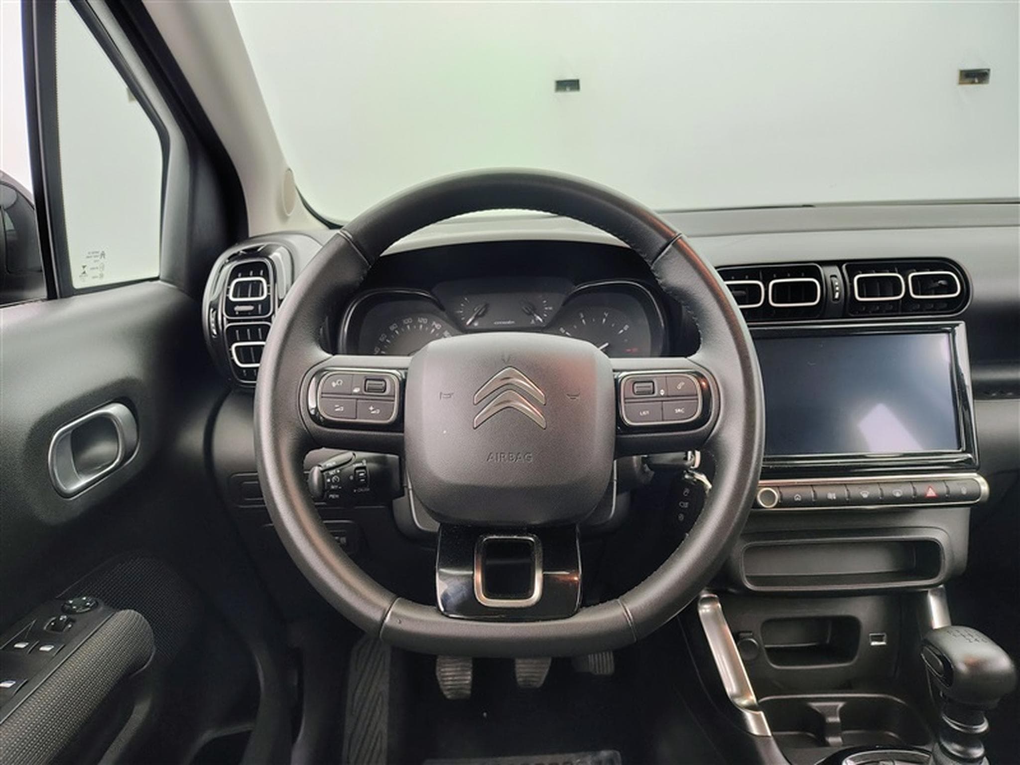 Citroen C3 Aircross 1.2 PureTech 110cv Feel NAVI / FULL LED / PDC AR (2022) - Photo 9