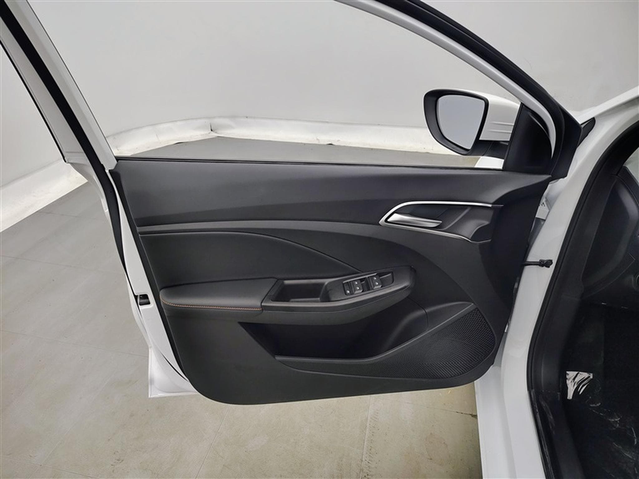 MG MG3 1.5 Hybrid+ Luxury NAVI / FULL LED / CAMERA 360° / JA 16" (2026) - Photo 17