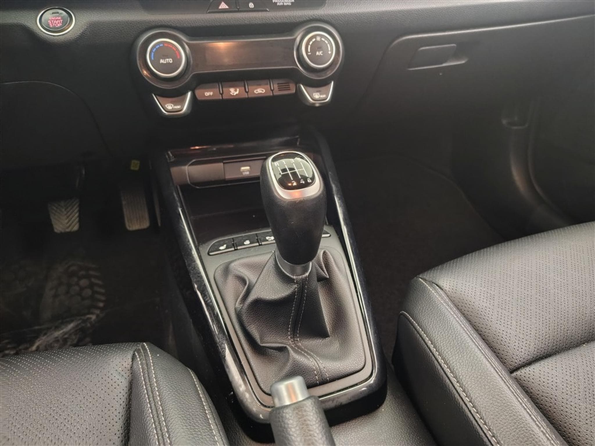 Kia Rio 1.0 T Pulse (2023) - Photo 12
