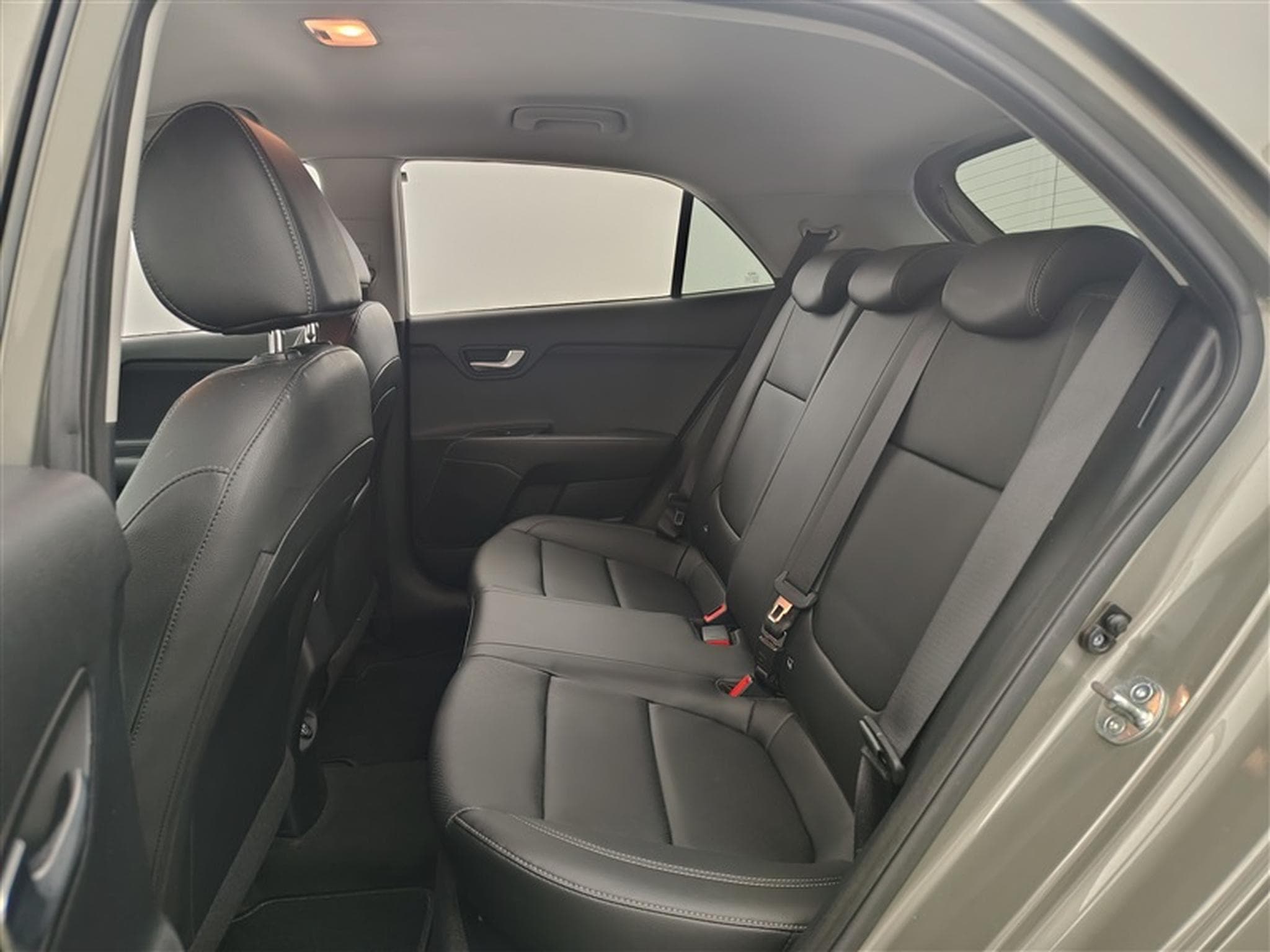 Kia Rio 1.0 T Pulse (2023) - Photo 13