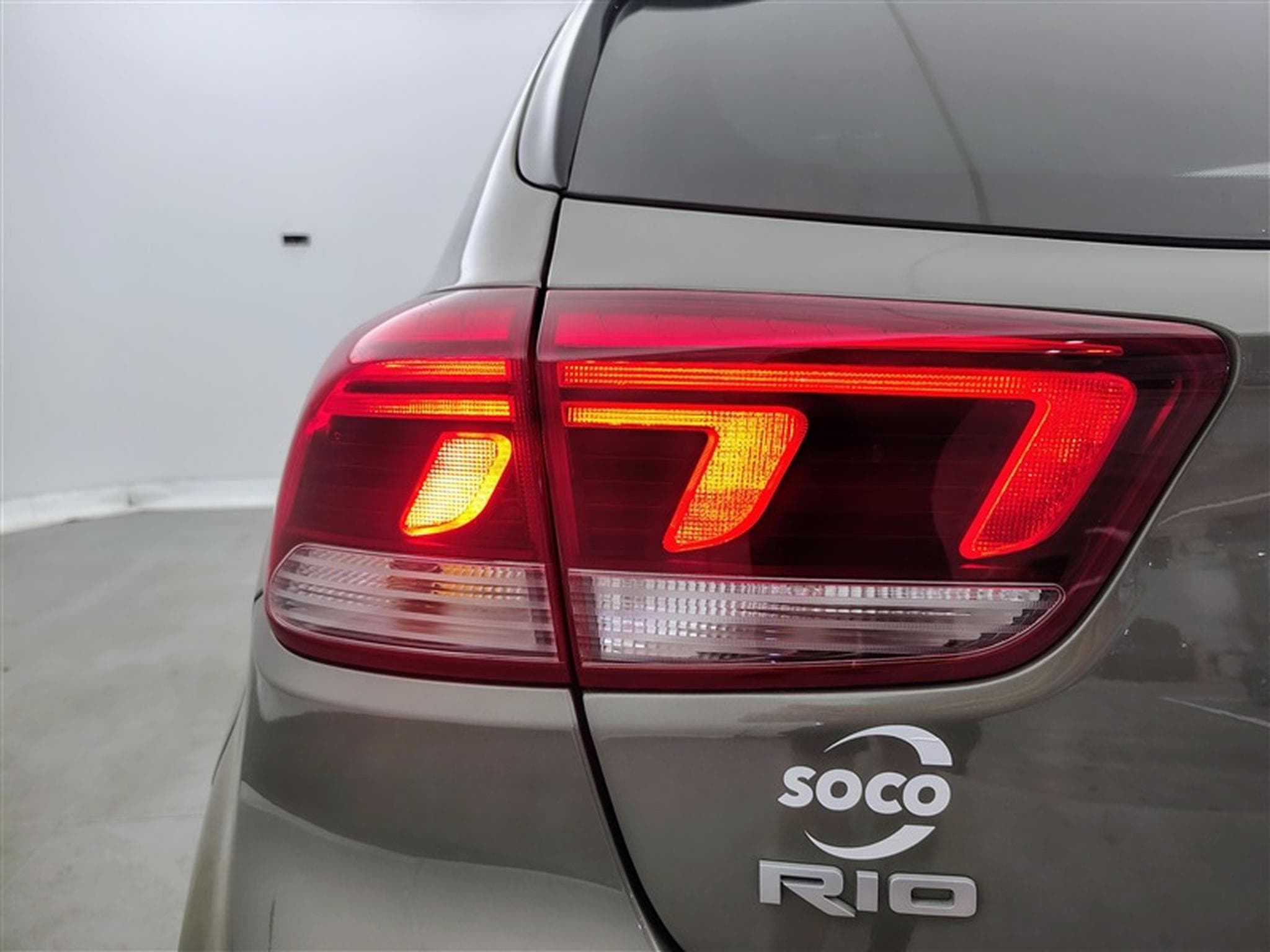 Kia Rio 1.0 T Pulse (2023) - Photo 16
