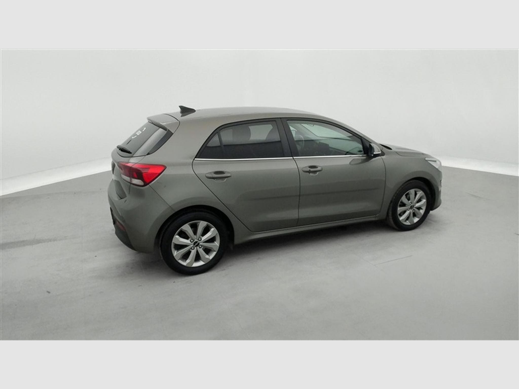 Kia Rio 1.0 T Pulse (2023) - Photo 25