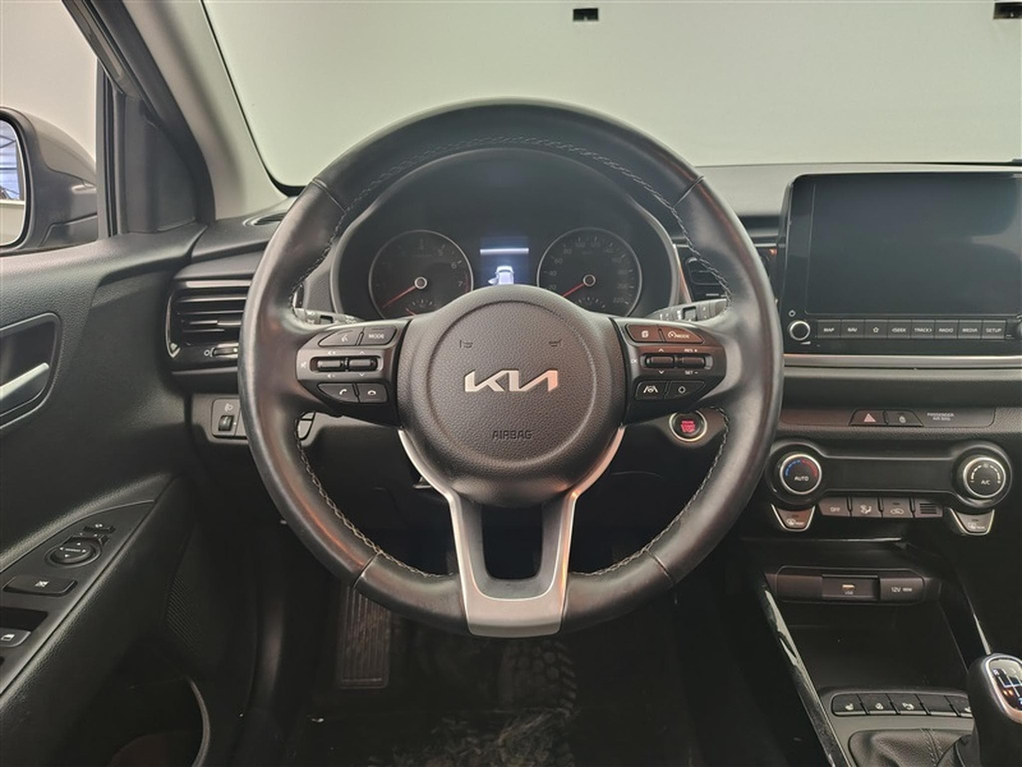 Kia Rio 1.0 T Pulse (2023) - Photo 9