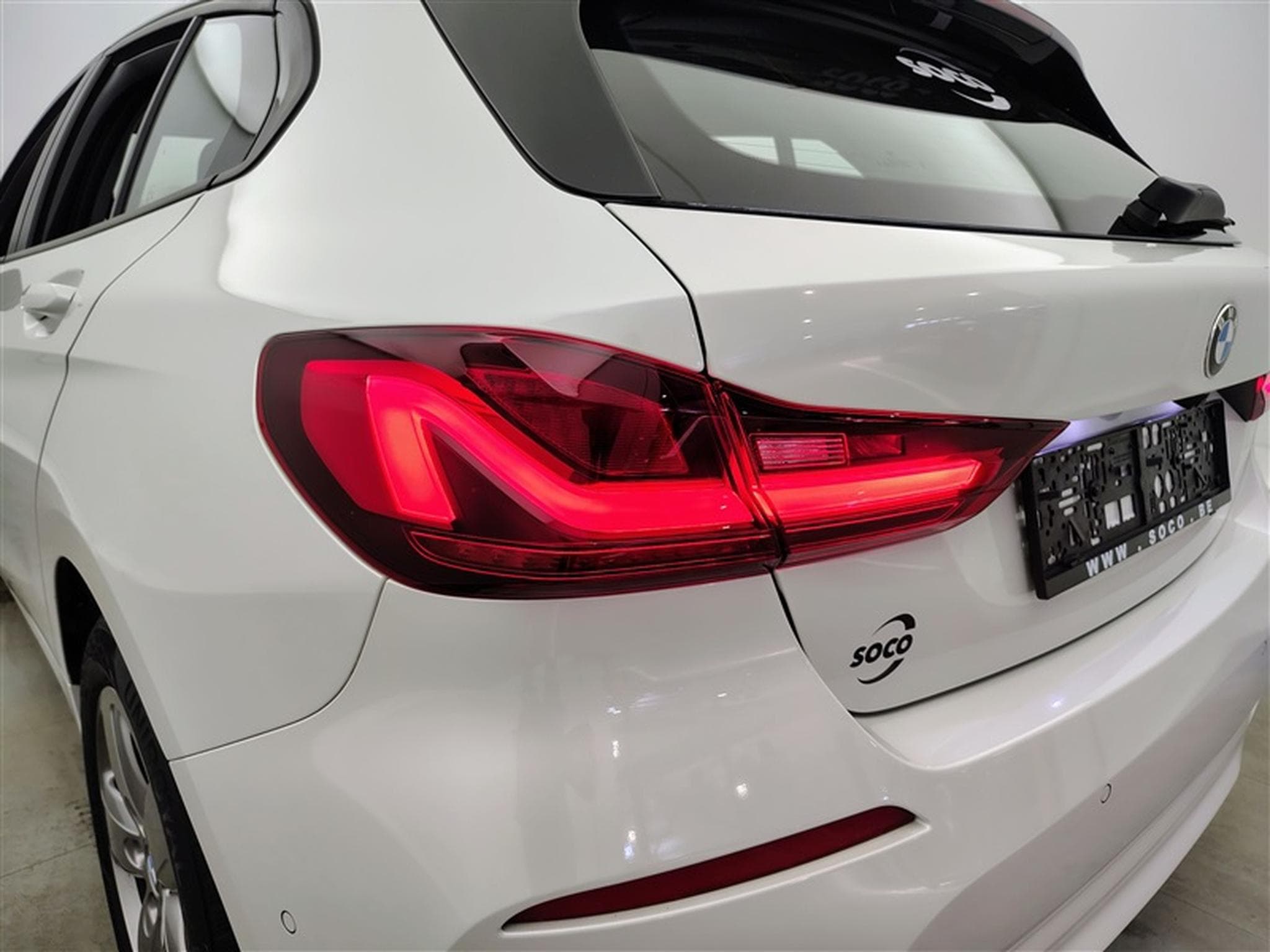 BMW 118 iA Business NAVI / FULL LED / PDC AV-AR (2023) - Foto 16