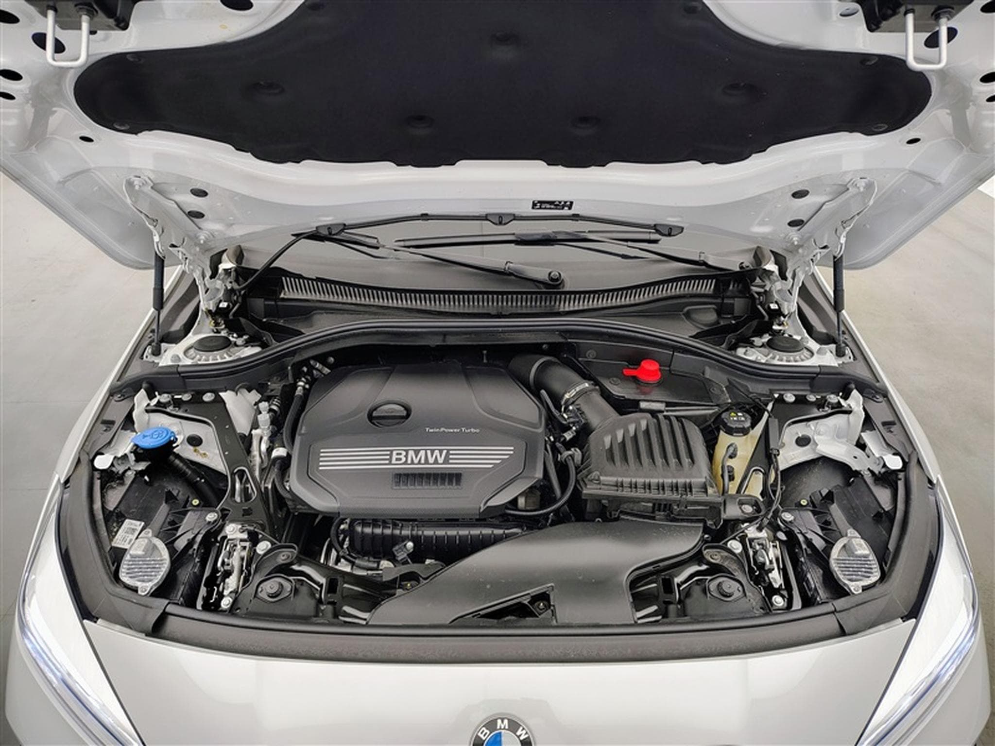 BMW 118 iA Business NAVI / FULL LED / PDC AV-AR (2023) - Foto 19